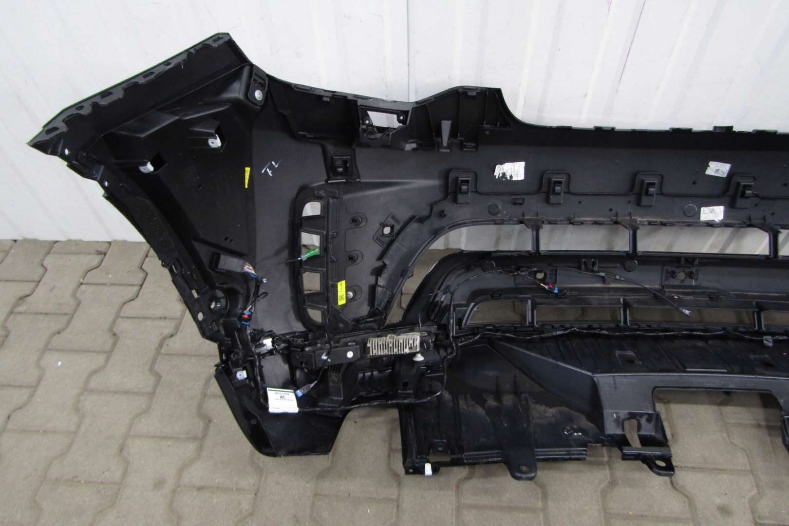 Zderzak przód Land Rover Discovery R Dynamic Ledy, Lift 21- Strona zabudowy przód