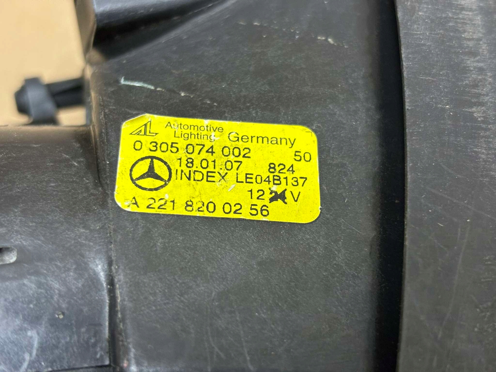 light right front MERCEDES S KLASA W221 A2218200256