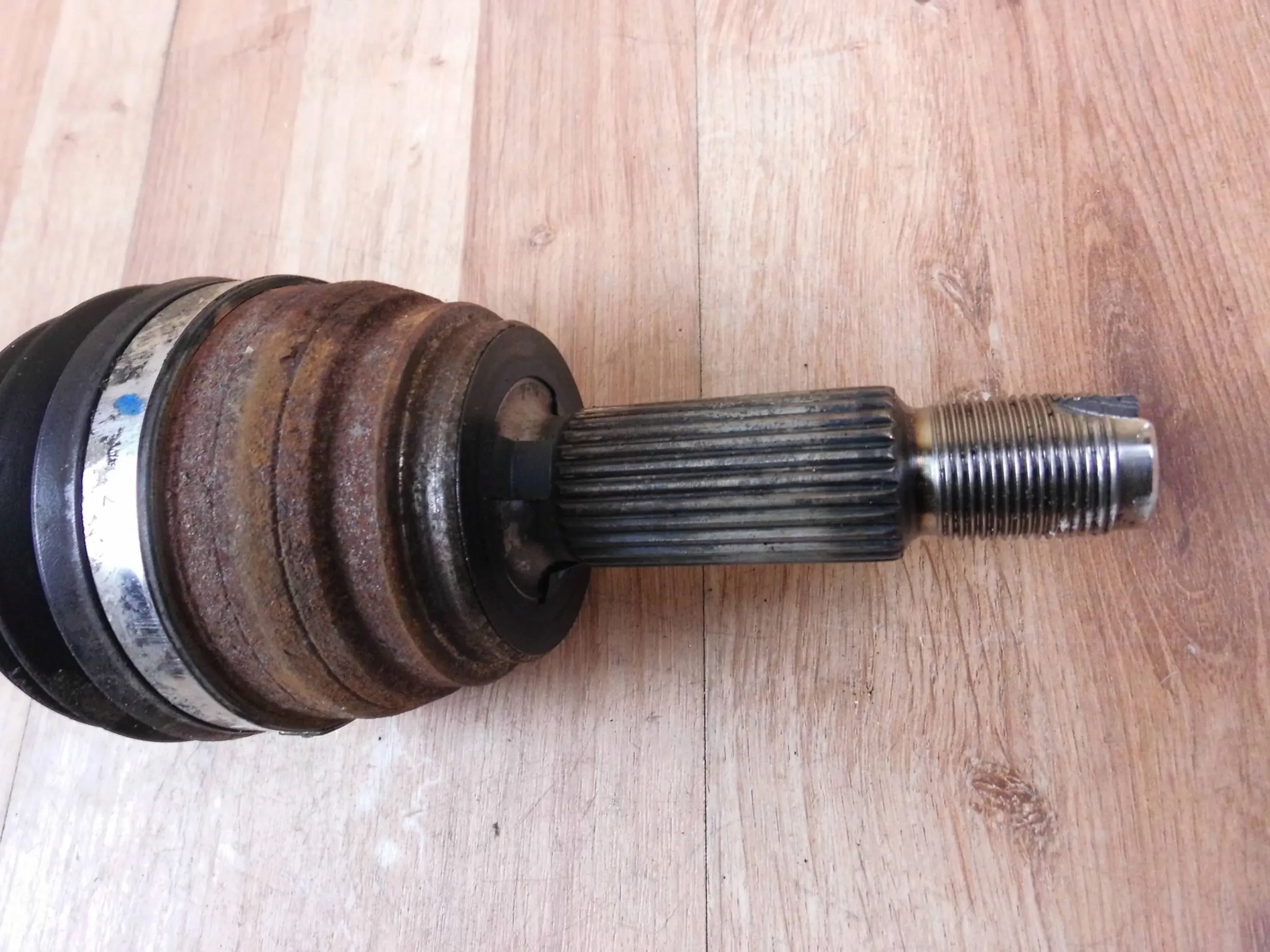 KIA Ceed III 1.6 T-GDI semi-axis left front front 49500J7850
