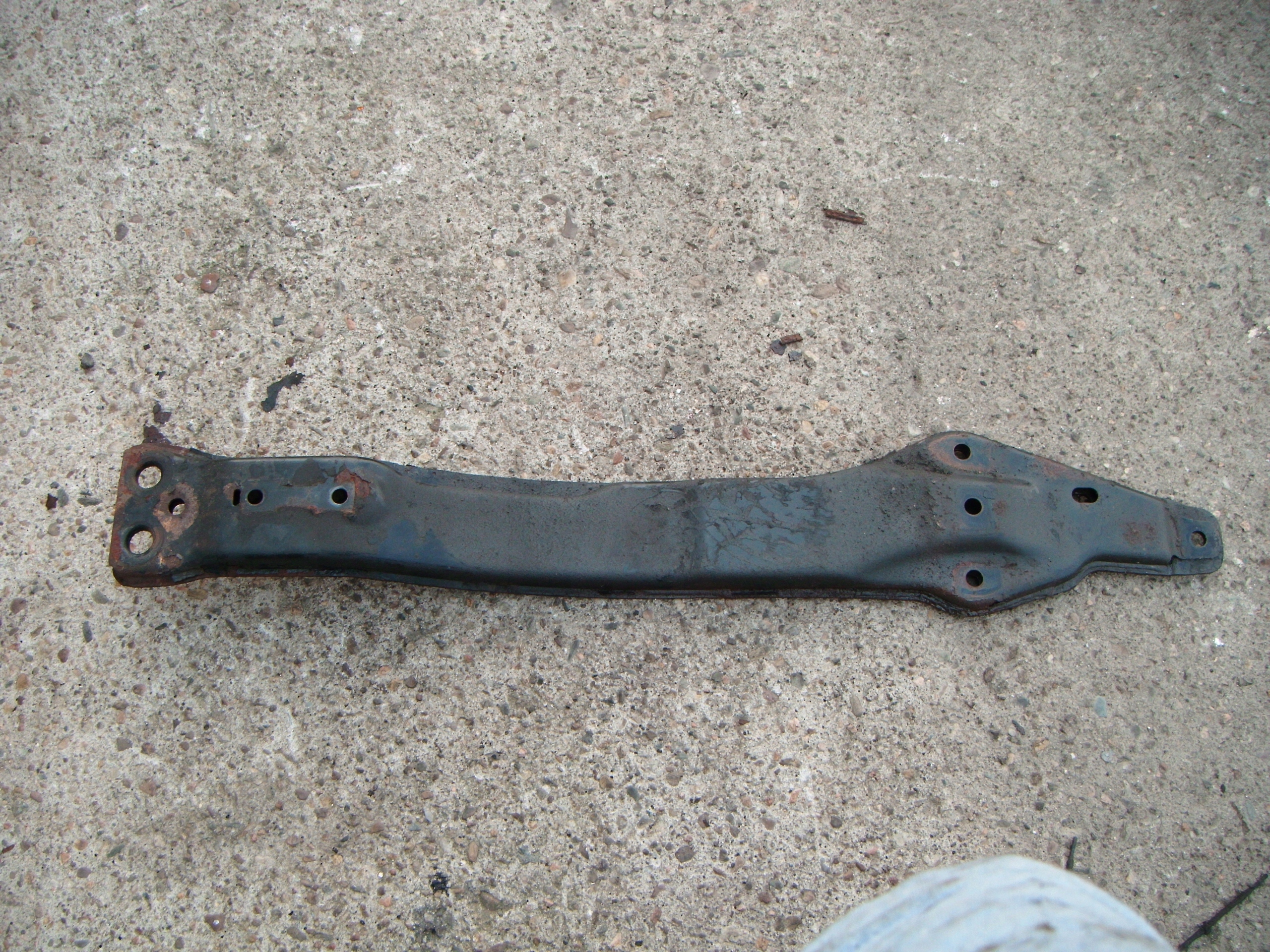 SEBRING III 3 06-10 BELKA POD SILNIK