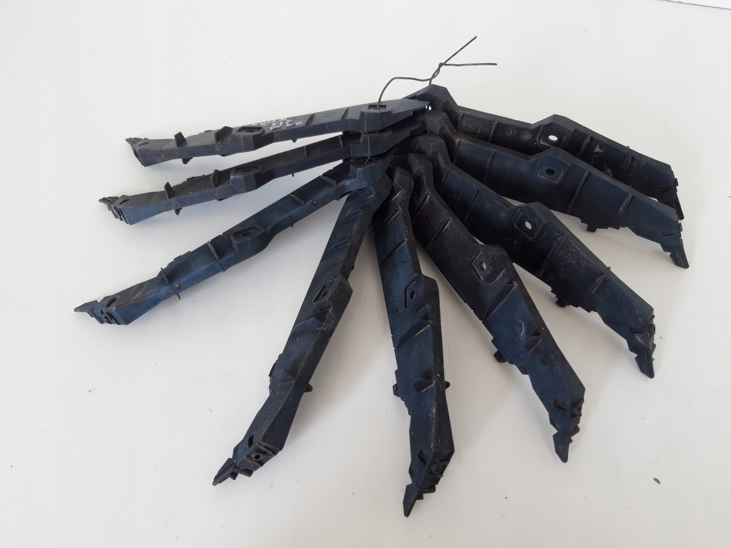 TOYOTY COROLLI E12 HB SLIZG ZDERZAKA PRAWY PRZOD