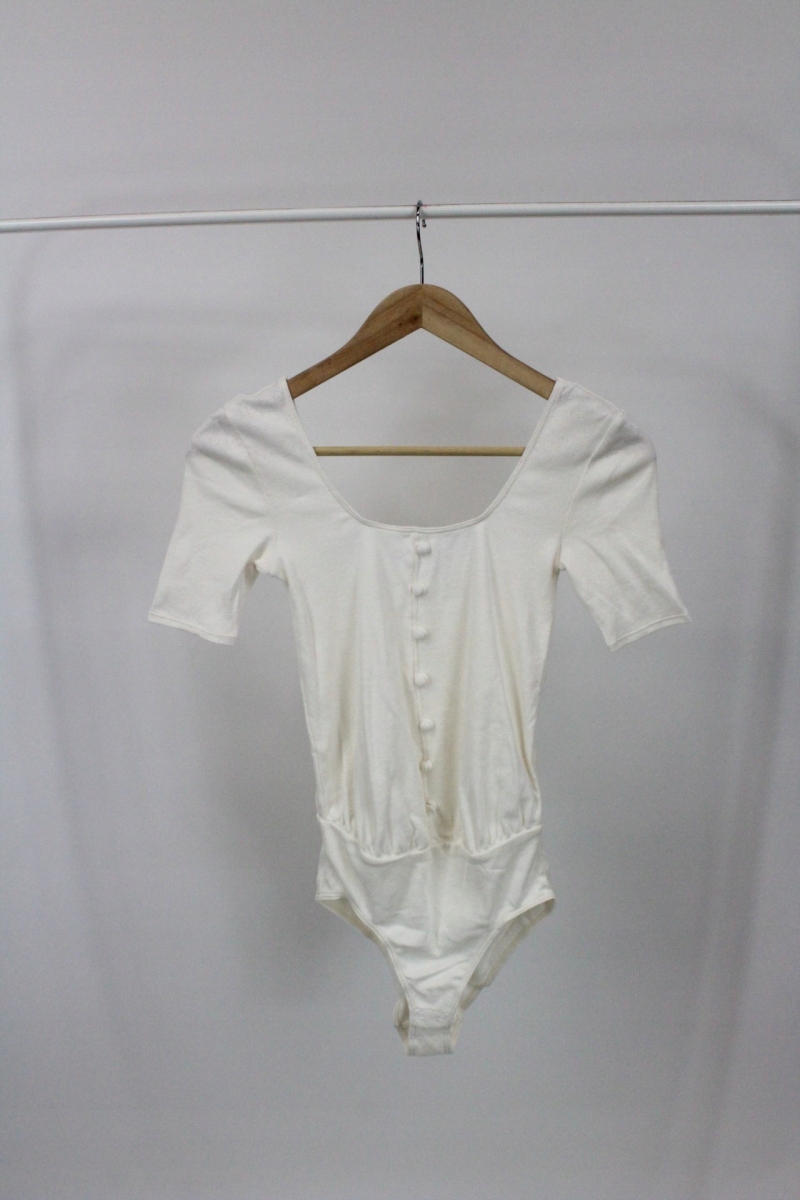 BODY Z GUZIKAMI AŻUROWE 34 761