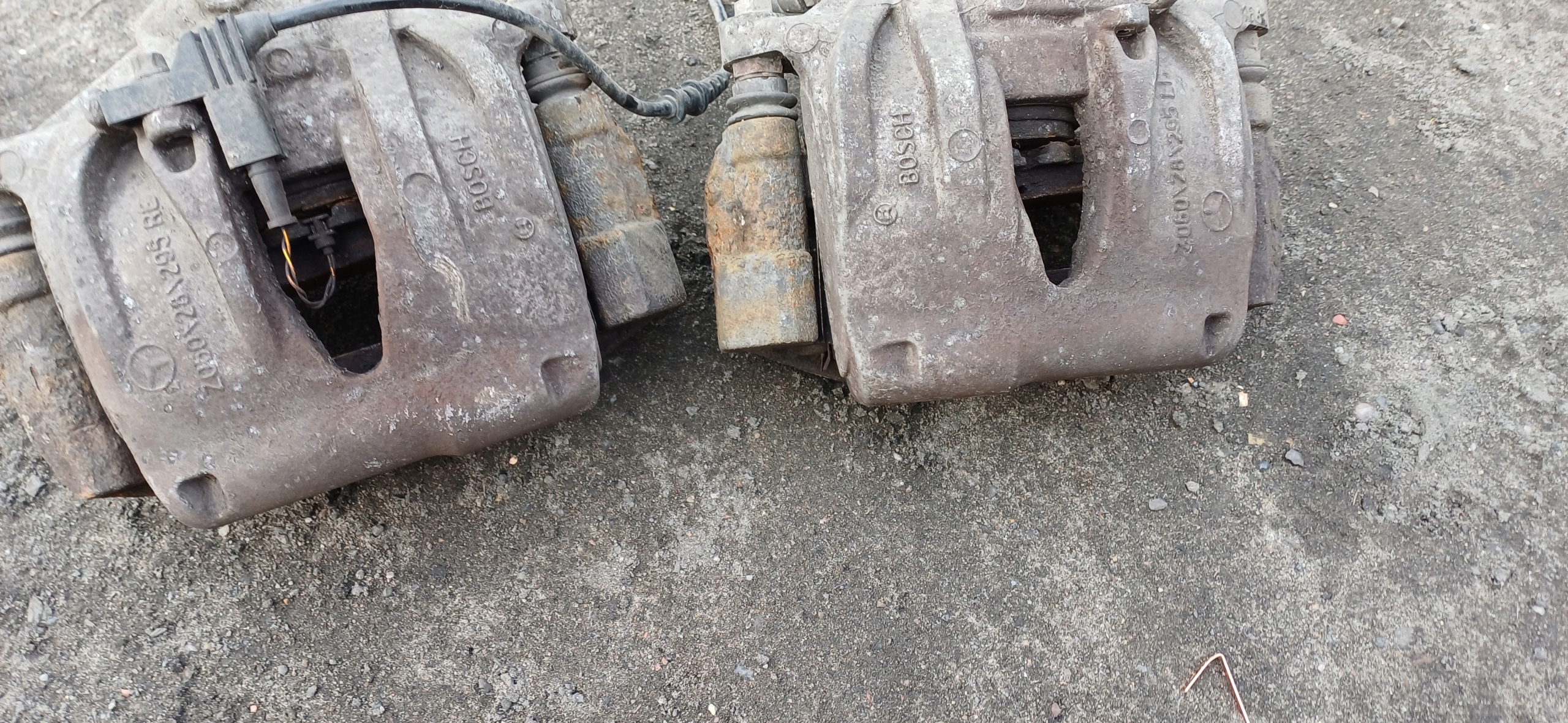 MERCEDES W211 caliper brake front left or right 2060/28/295