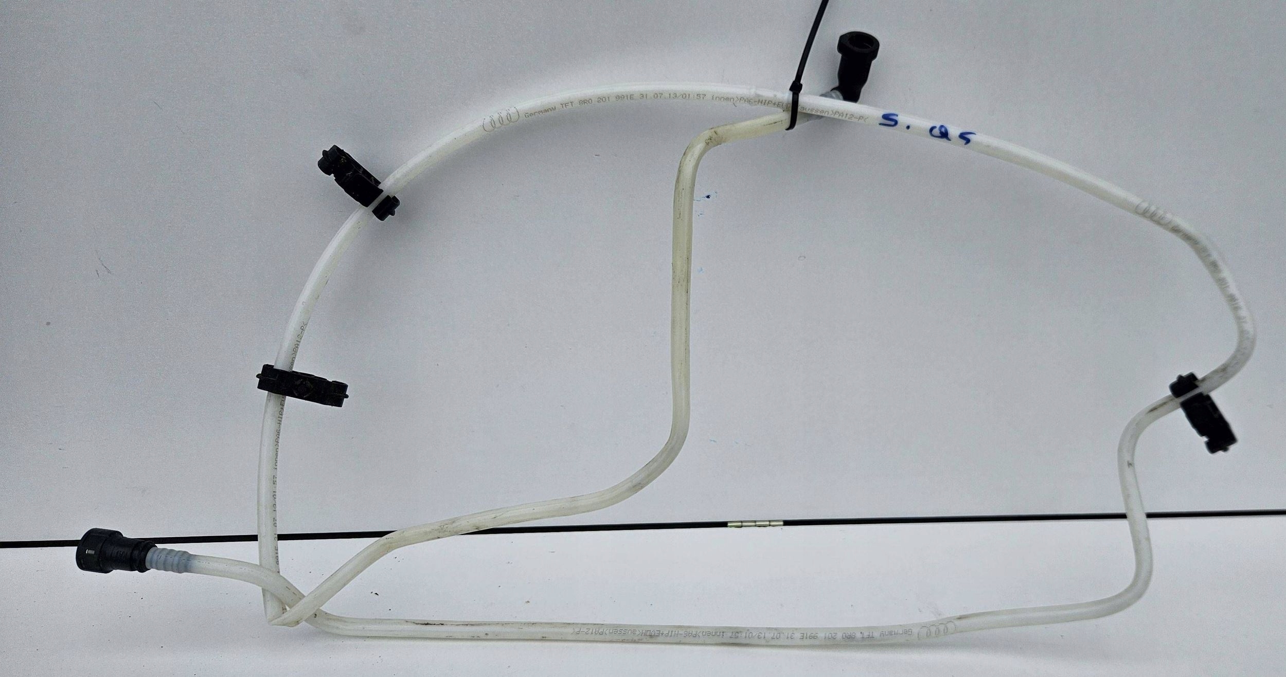 Audi Q5 SQ5 3.0 FSI 8r0201991e fuel line