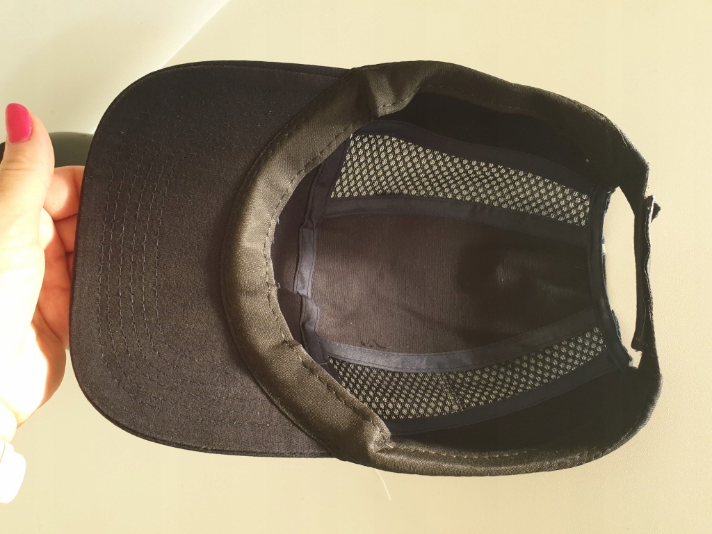 PRZEMYSŁOWY HEŁM CZAPKA Z DASZKIEM OCHRONNA Model BRAK