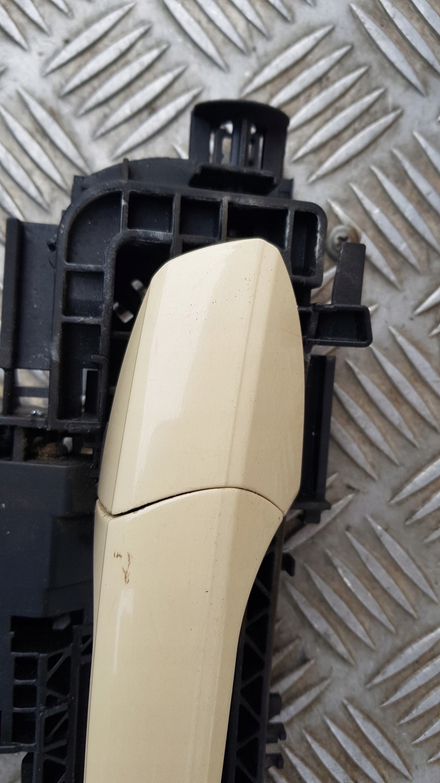 MERCEDES W212 handle support right front A2047601634