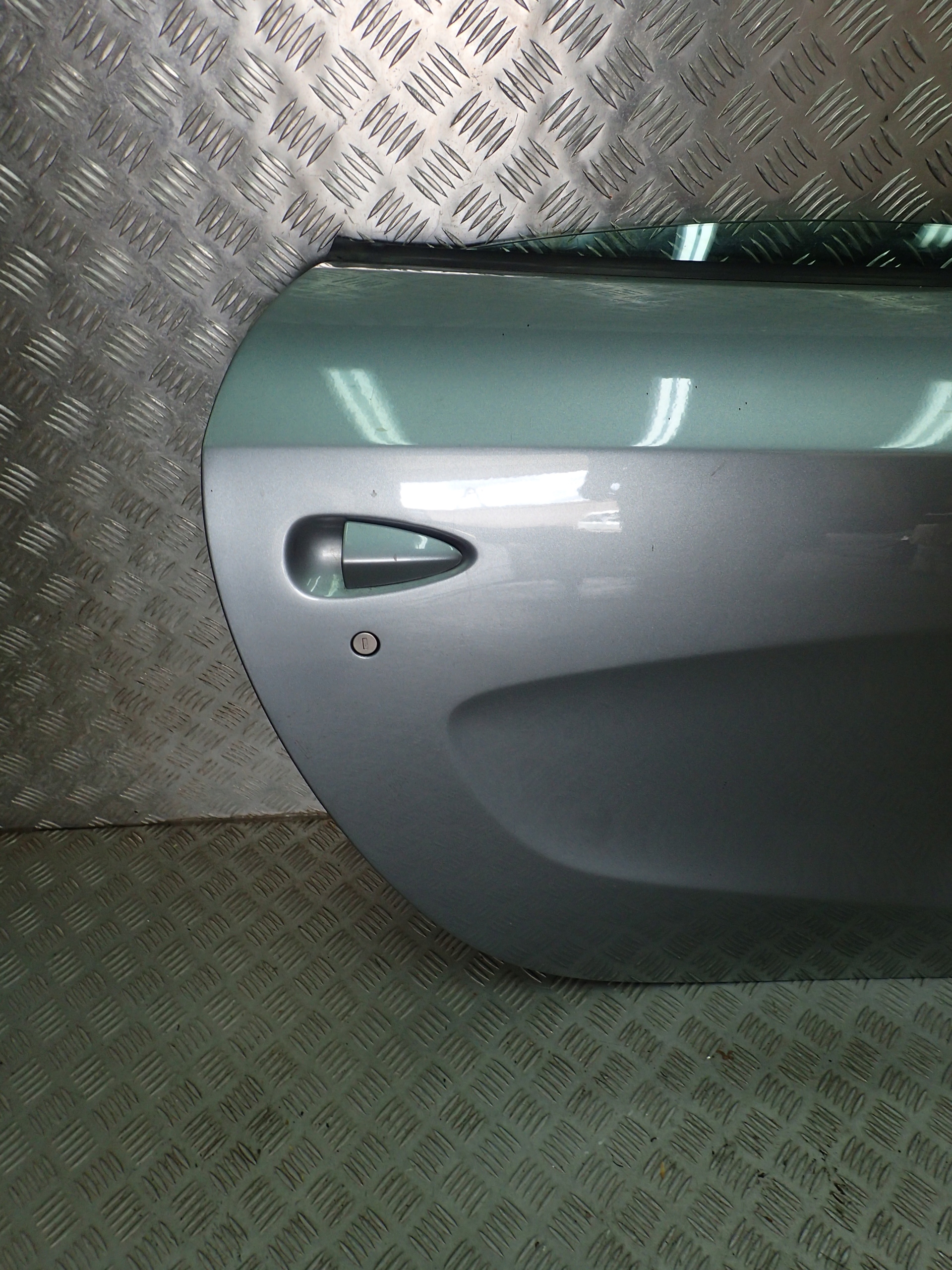 FERRARI 612 F137 DRZWI PRAWE KOMPLETNE SZYBA ZAMEK T Numer katalogowy części F137