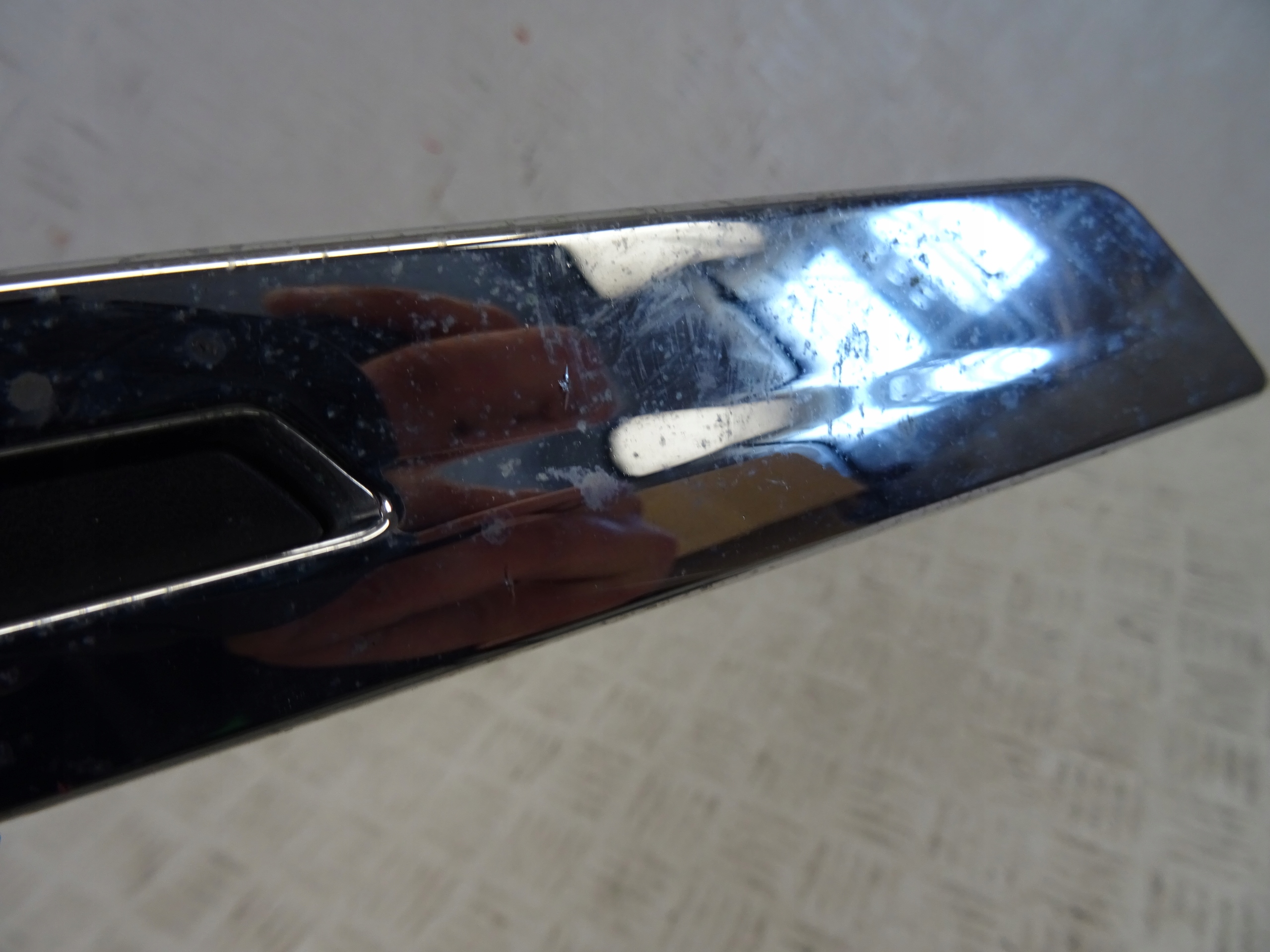 grid of a bumper front front left VOLVO XC60 II 32234946