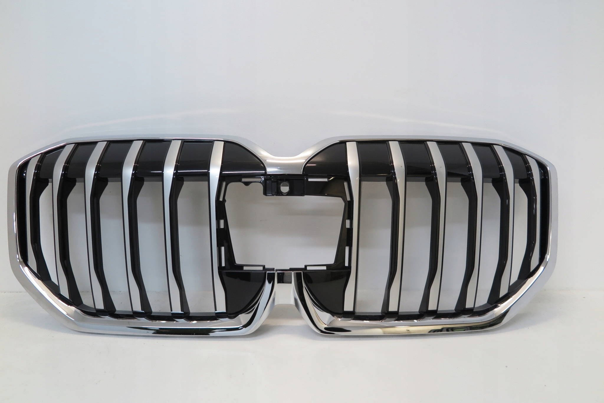 BMW 2 U06 ACTIVE TOURER GRILL ATRAPA NERKI CHROM 8737195