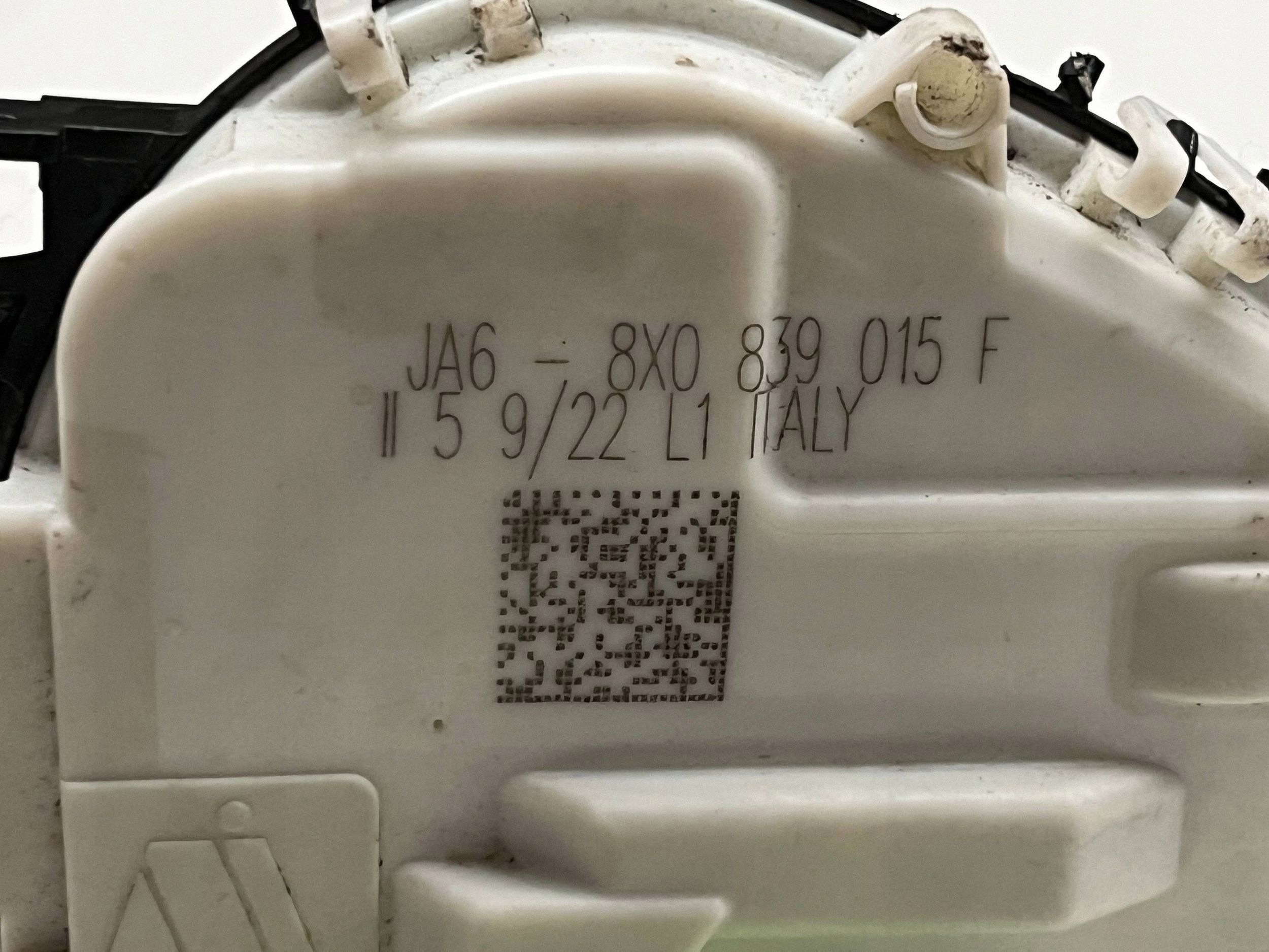 AUDI A4 B9 lock door left rear part 8X0839015F @M