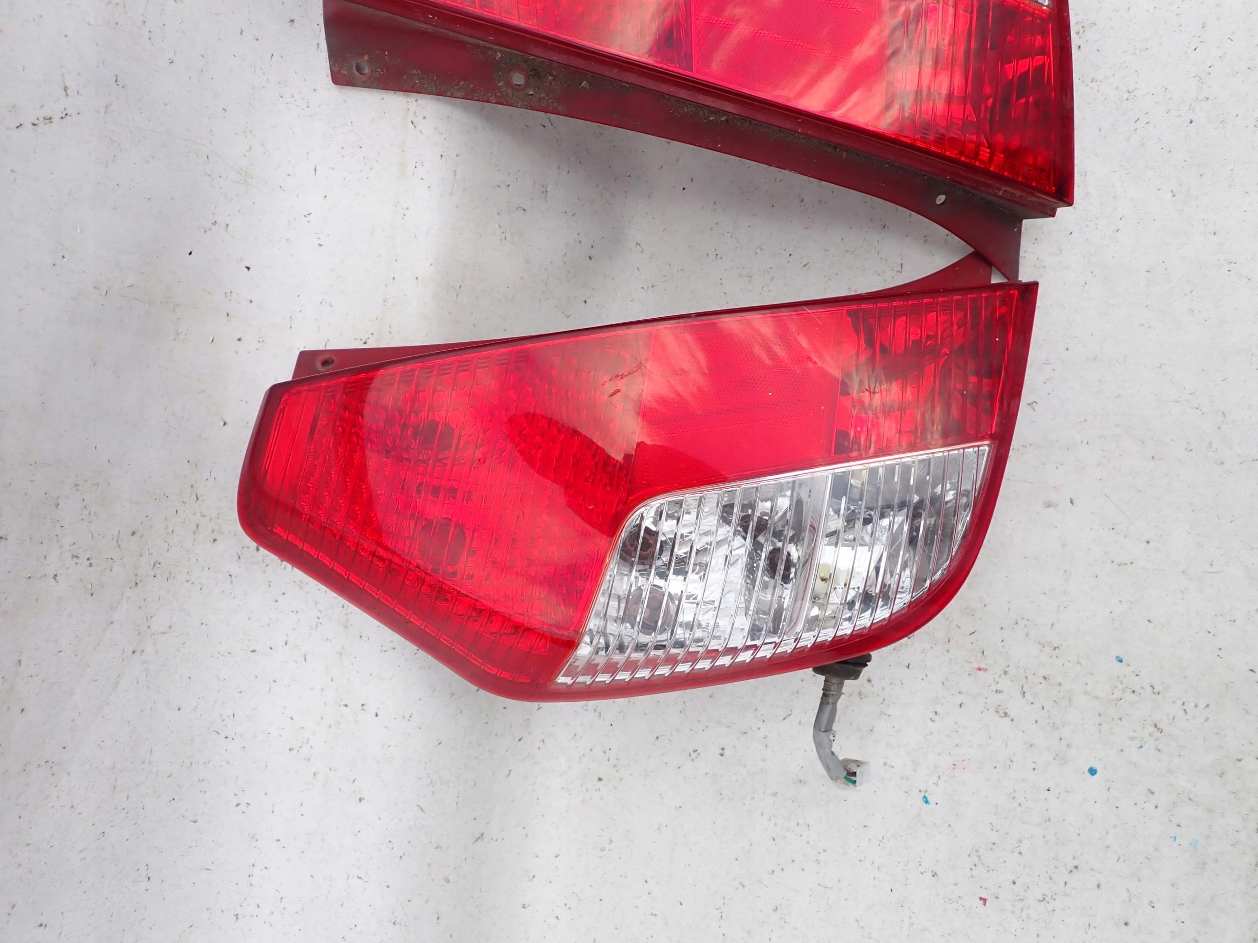 HYUNDAI I10 and 07- light right rear part KOMPLET