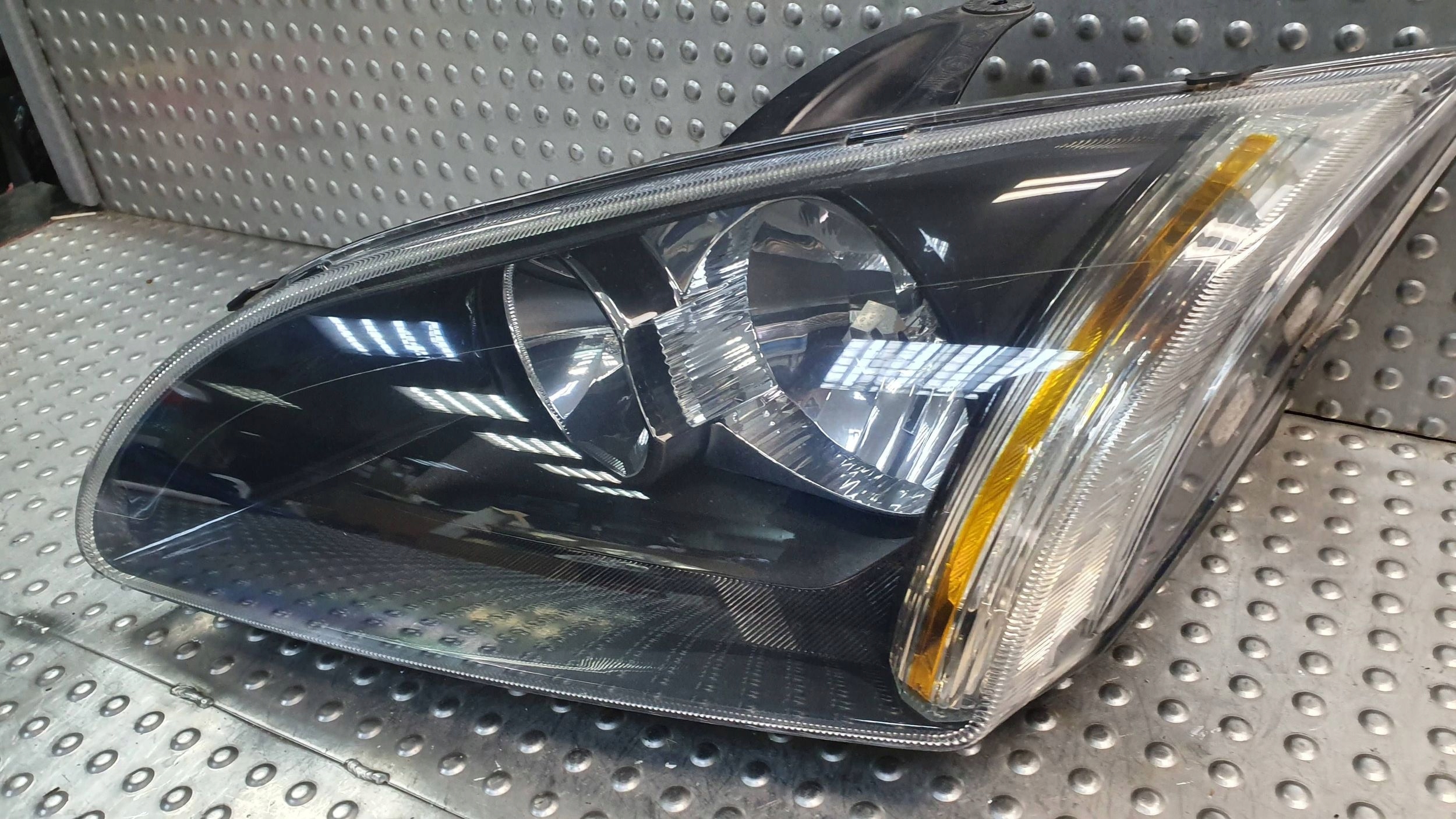 light front left FORD FOCUS MK2 04