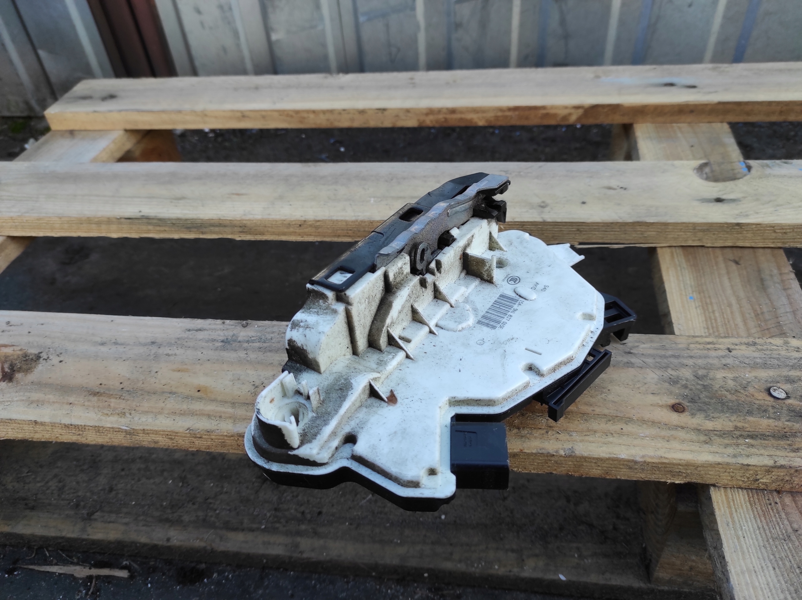 lock left front door IBIZA IV 3D 7PIN 5N1837015E