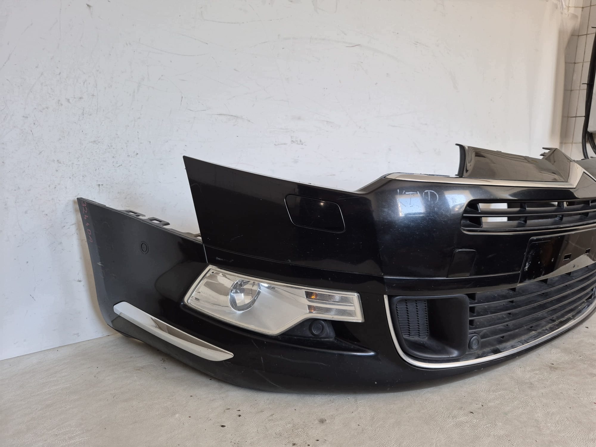 CITROEN C5 II X7 08- bumper front front SPR 6XPDC 9681052477 LAK.KYVD