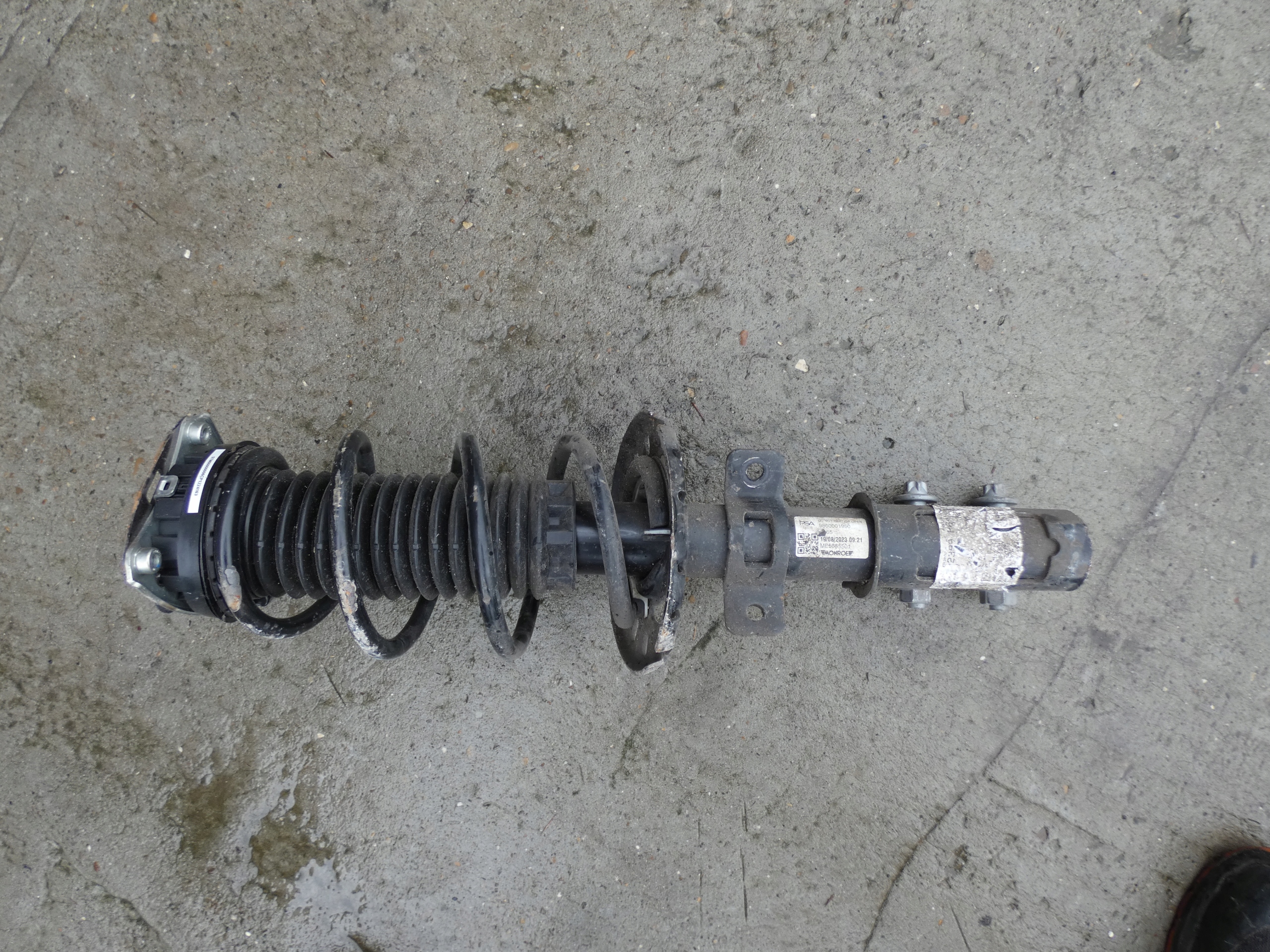 Peugeot 3008 III 2024 right side shock absorber front