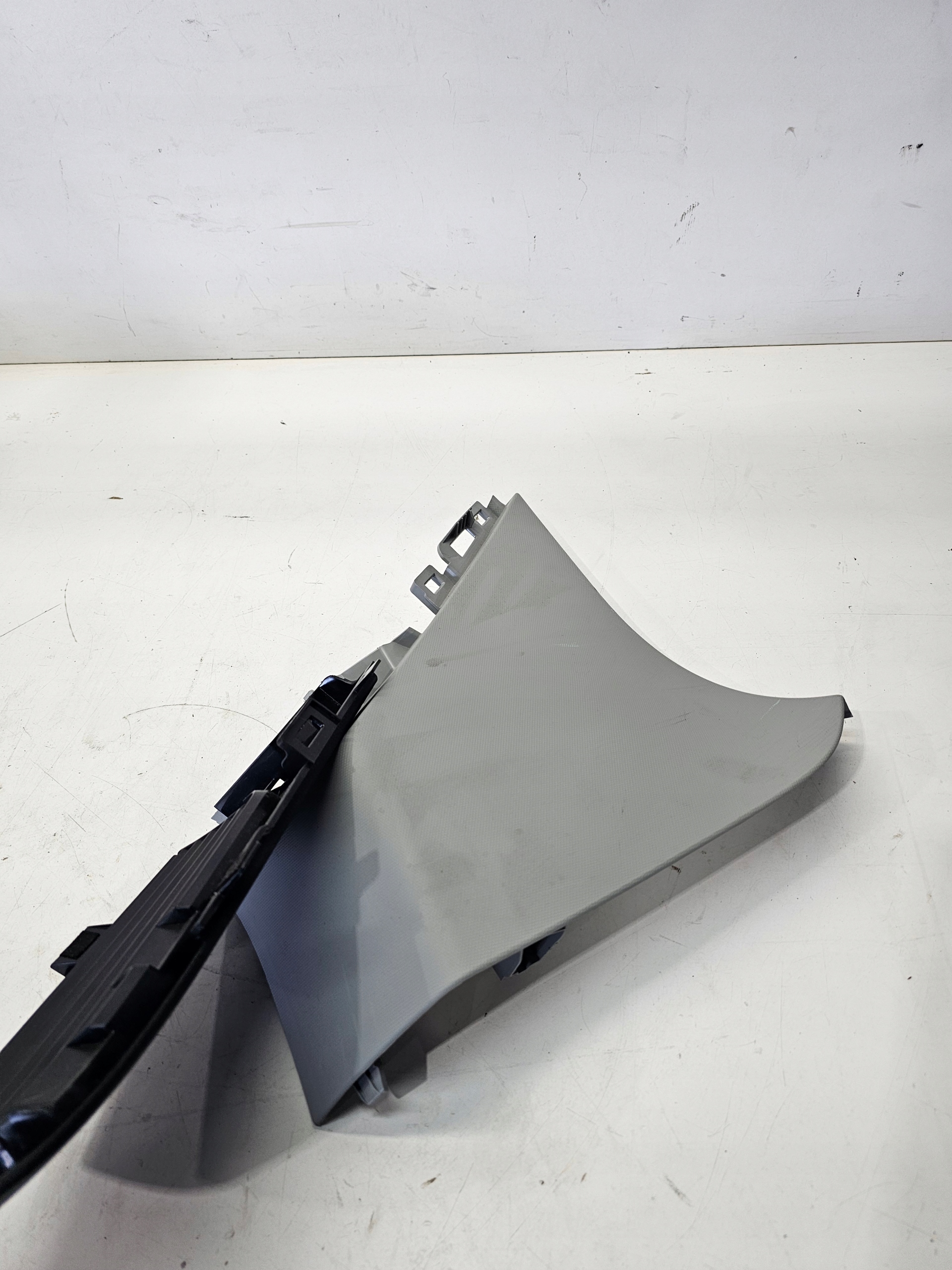 cover SLUPKA C left AUDI Q5 FY 80A867245B DT4
