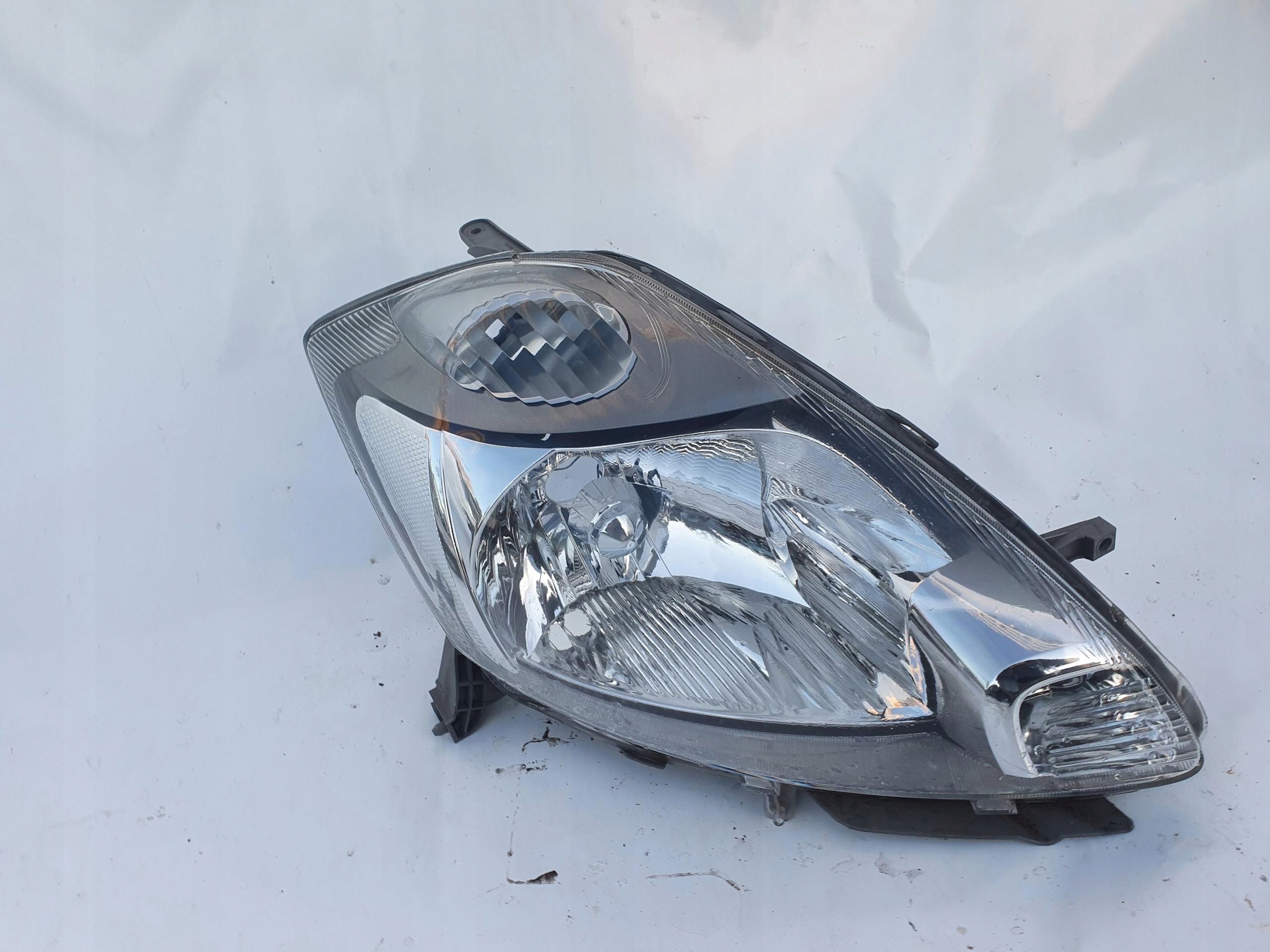 DAIHATSU SIRION SUBARU JUSTY 08- light left front