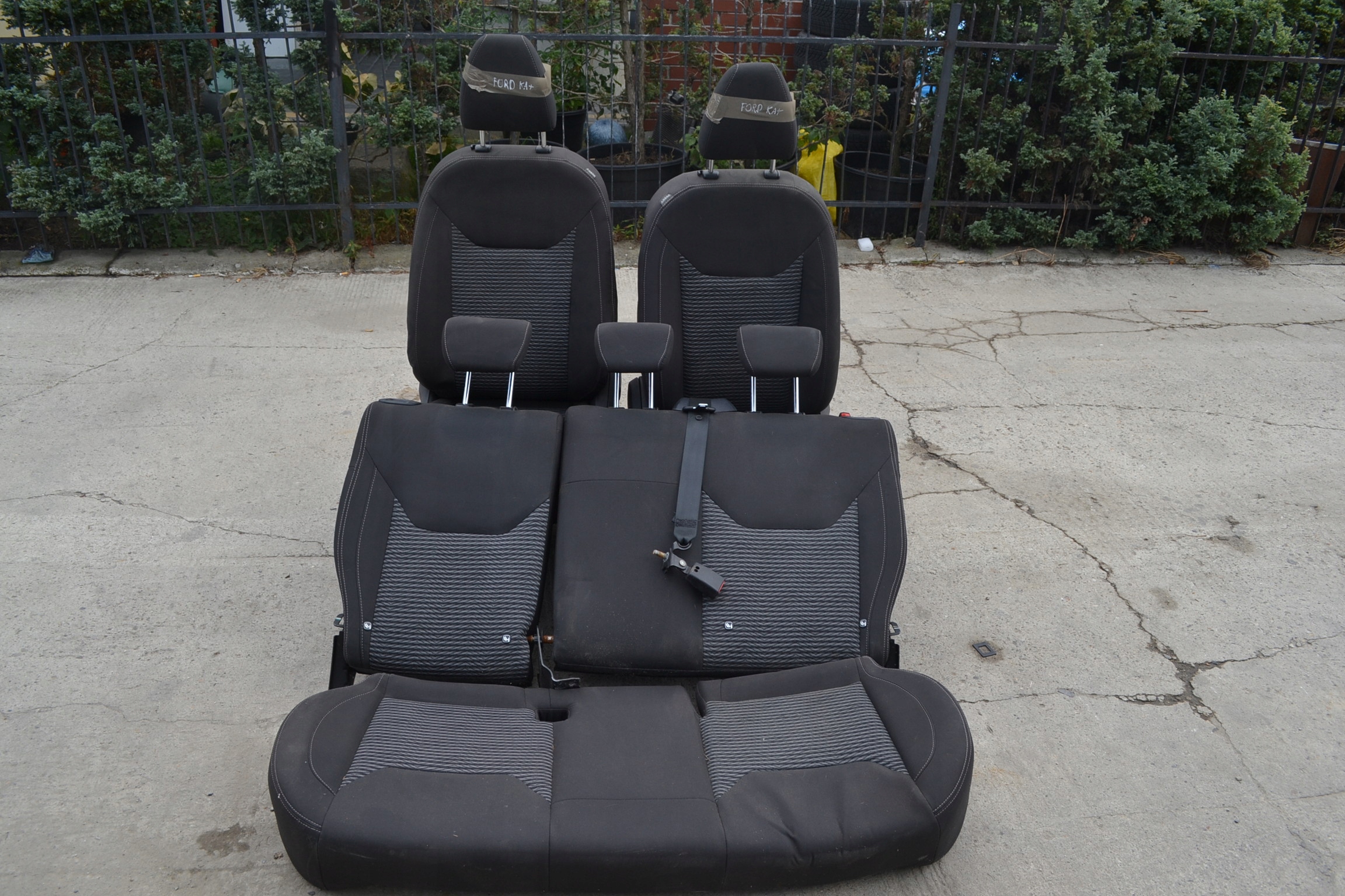 Ford Ka + 1.2 LIFT 2018 Sitze vorne heck Sitz innere mitte airbag EU