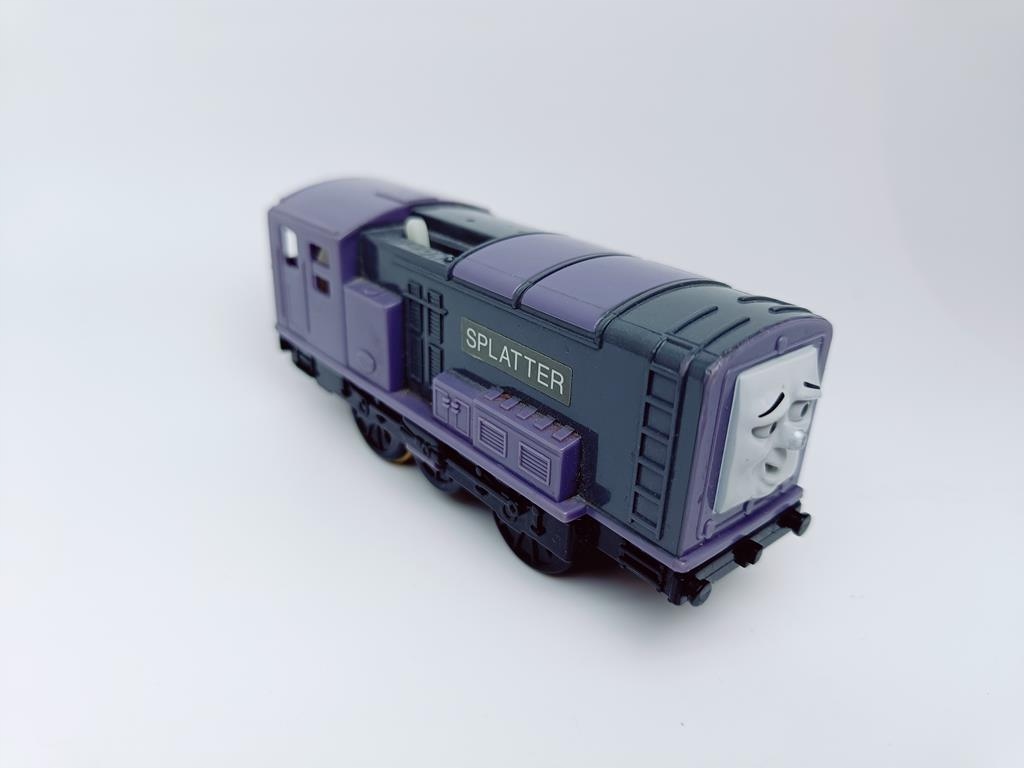 DIESEL SPLATTER Lokomotywa Tomek Trackmaster EAN (GTIN) 0746775372439