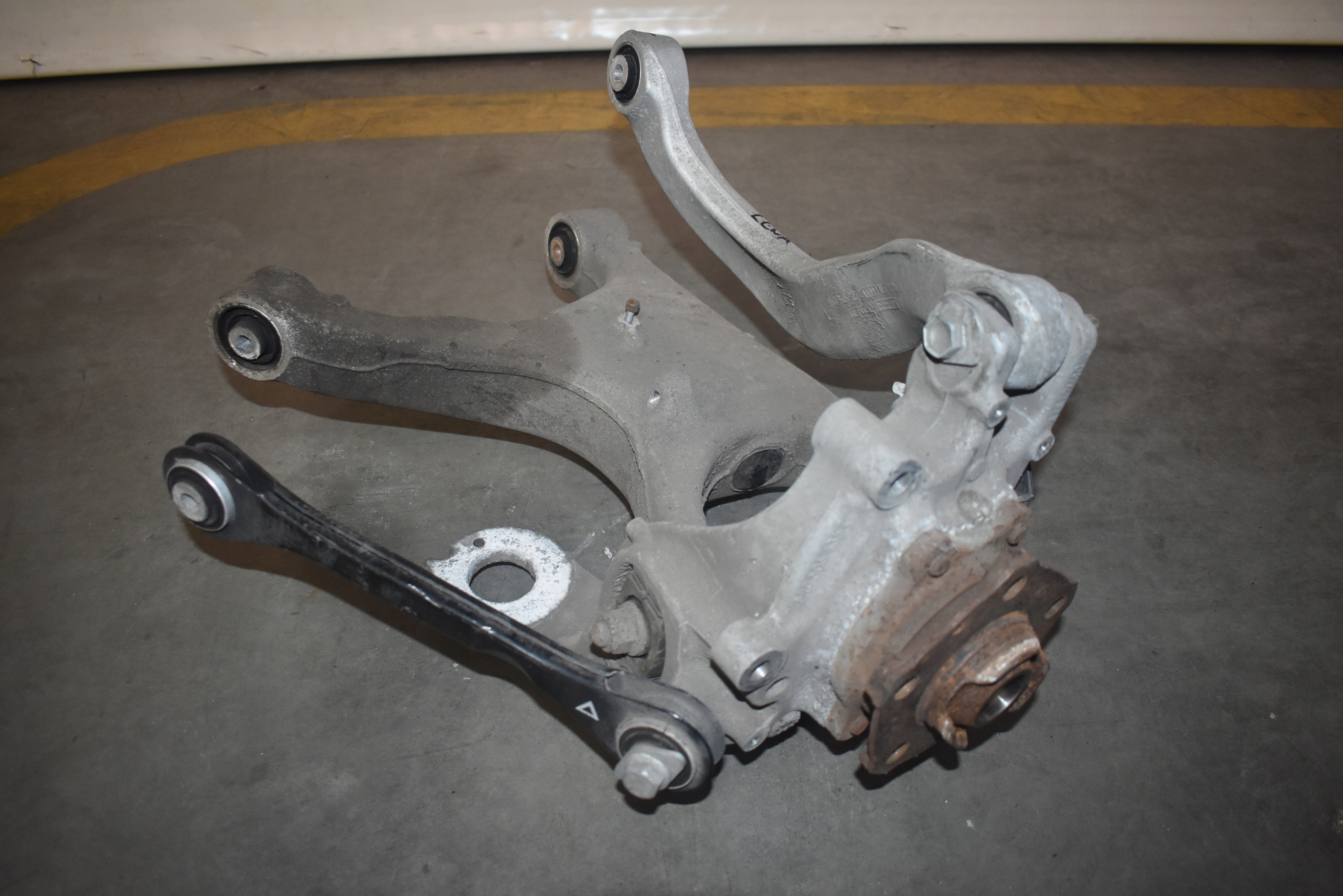 IDEALNE Achsträger heck hinten links PORSCHE MACAN 1