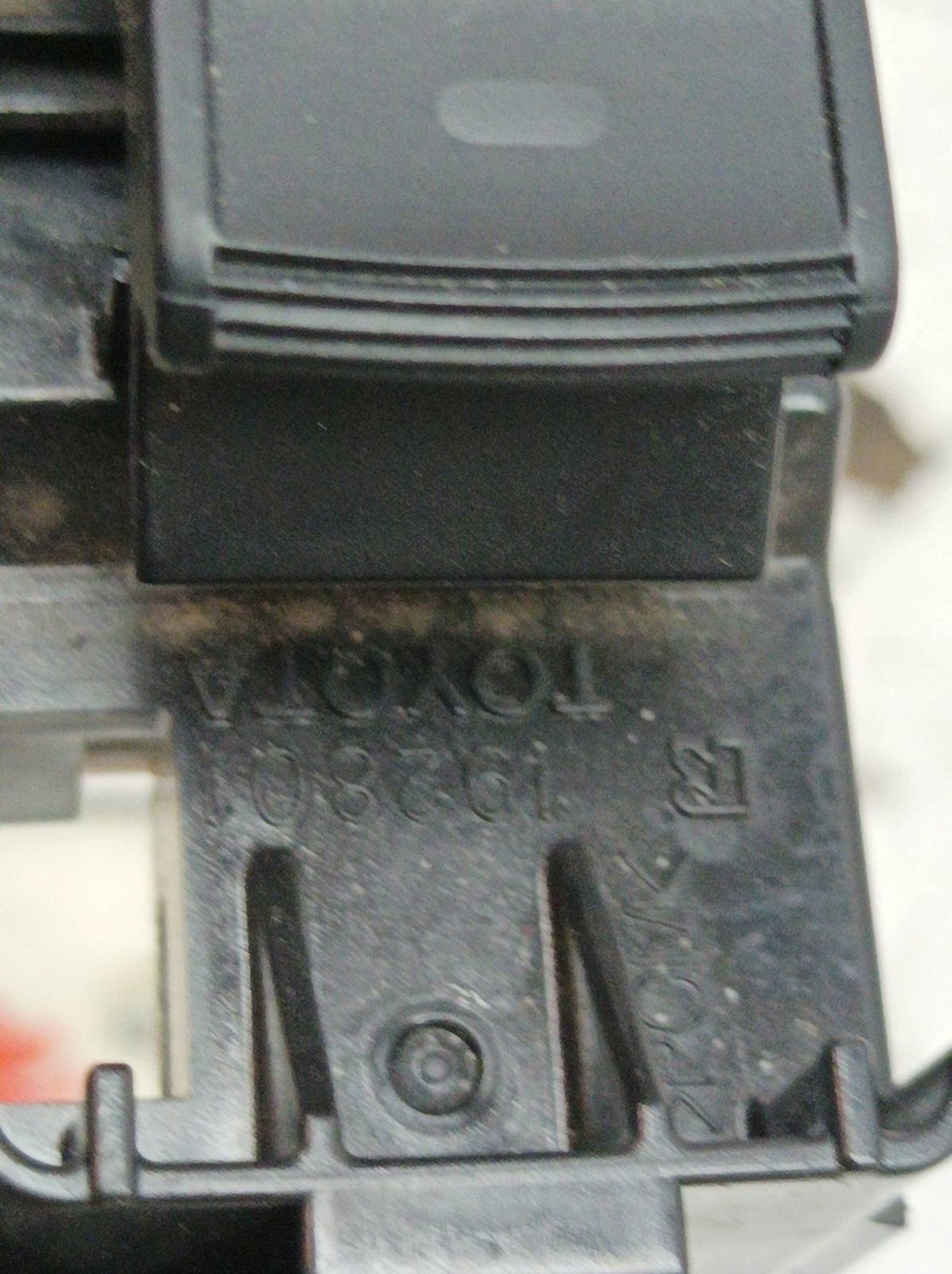 window control switch front left right E16 E18 515220 192801 Toyota Corolla XI