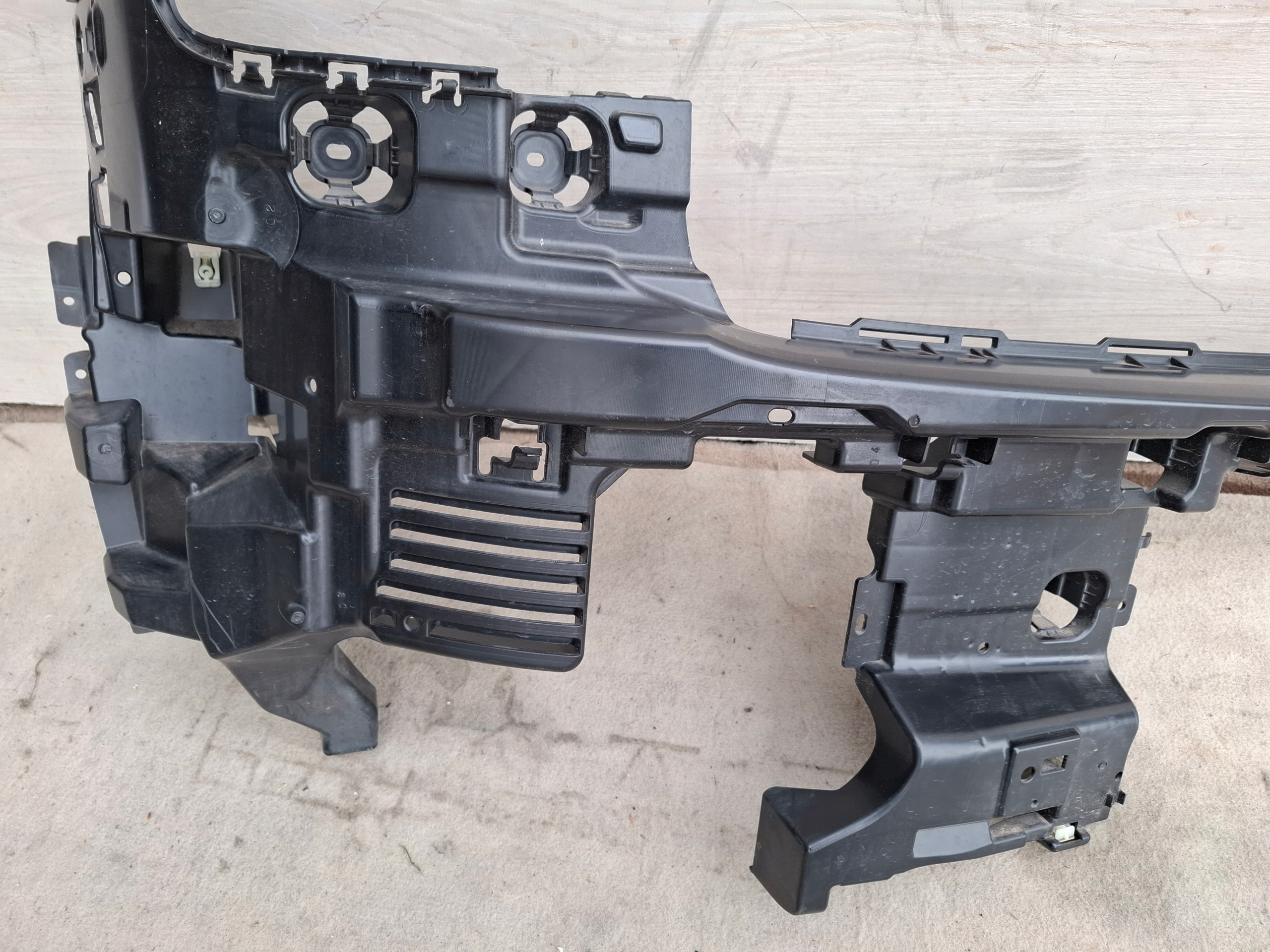MINI COUNTRYMAN F60 bumper bracket left rear part 7389357