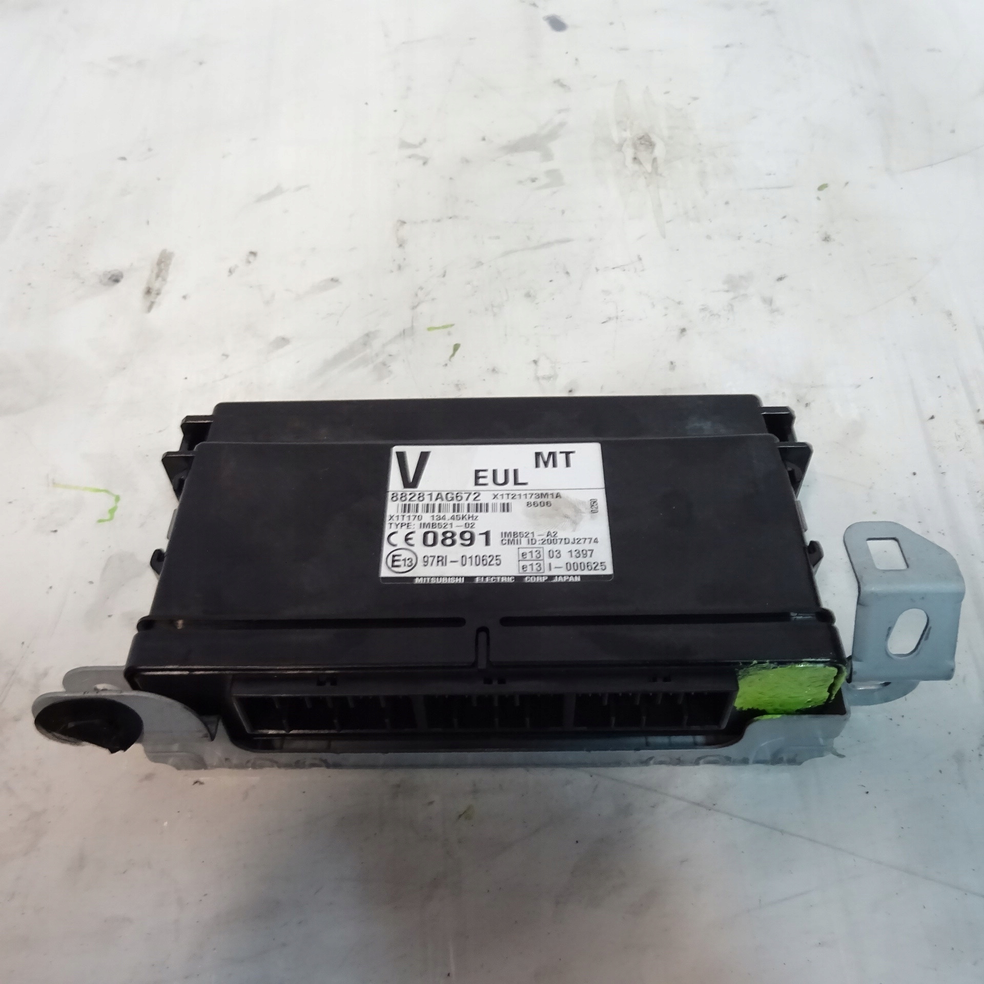 SUBARU LEGACY modulo ECU 88281AG672