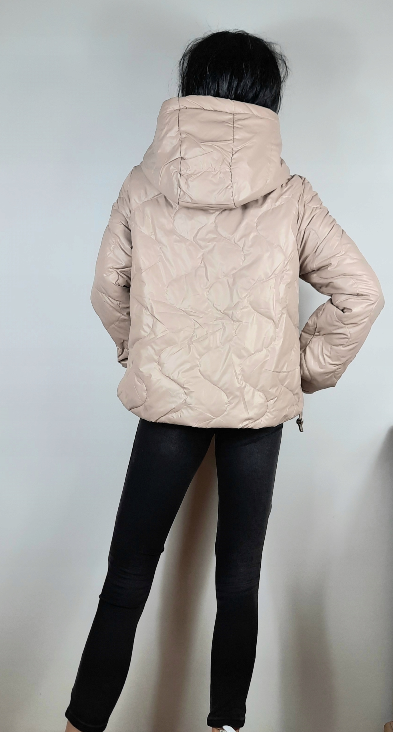 Kurtka pikowana wiosenna przejściowa krótka beżowa L Rozmiar L