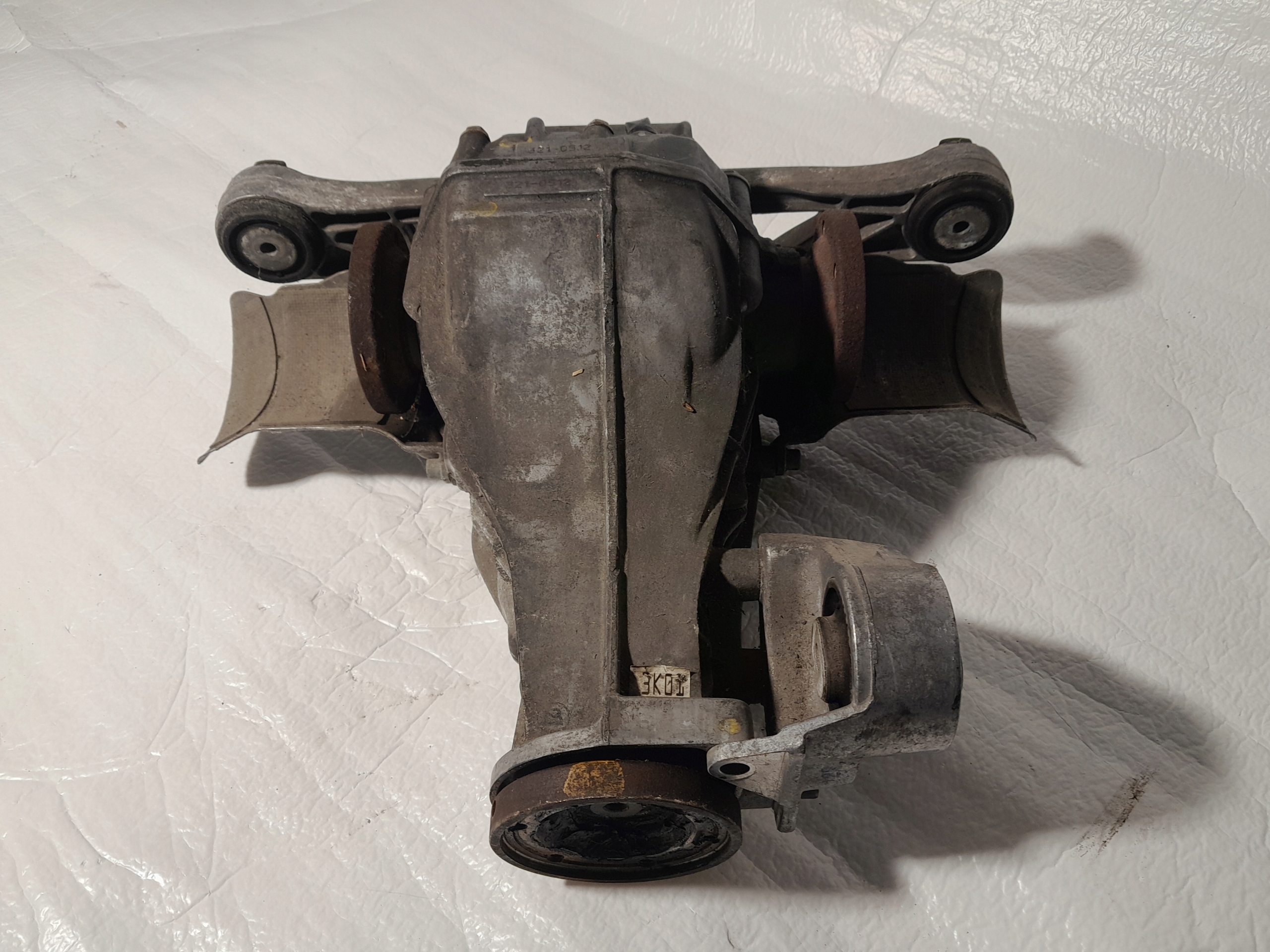 AUDI A8 D3 3.0TDI differential diff differential rear part 3K01