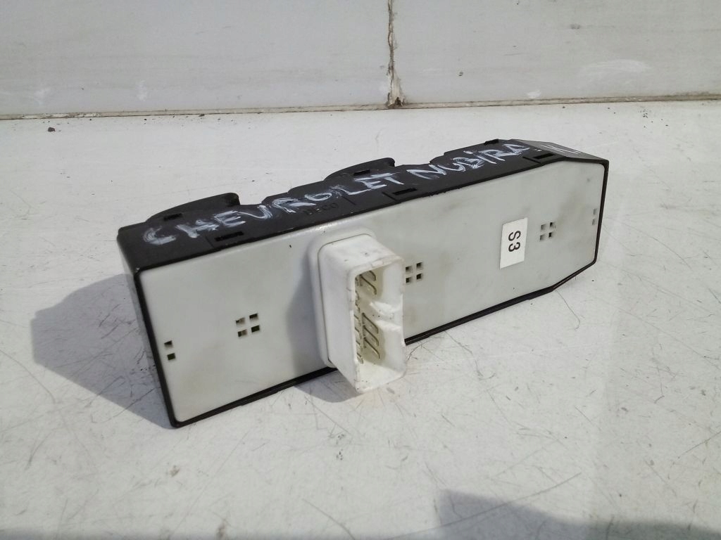 Chevrolet Nubira panel window control switch