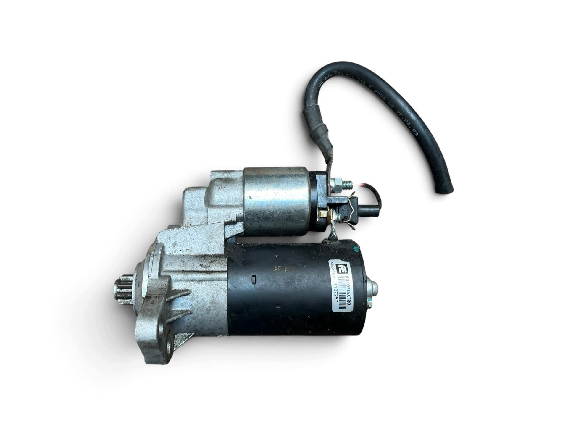 starter Volkswagen Golf 4 2000 020911023F
