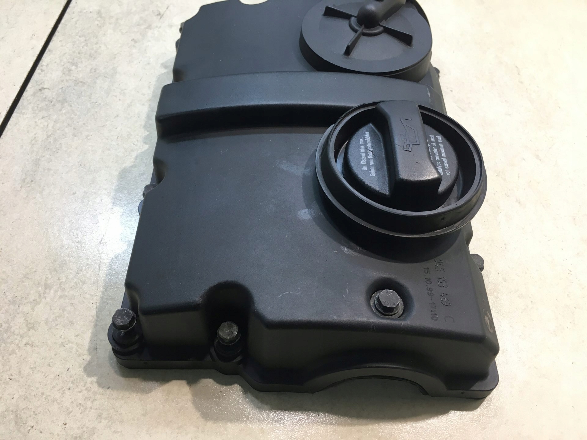 Abdeckung der Ventile LUPO 1.2 TDI 045103469C 045103475A