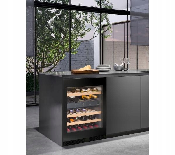 Winiarka Liebherr UWTgb 1682-21 netnet Kolor dominujący czarny