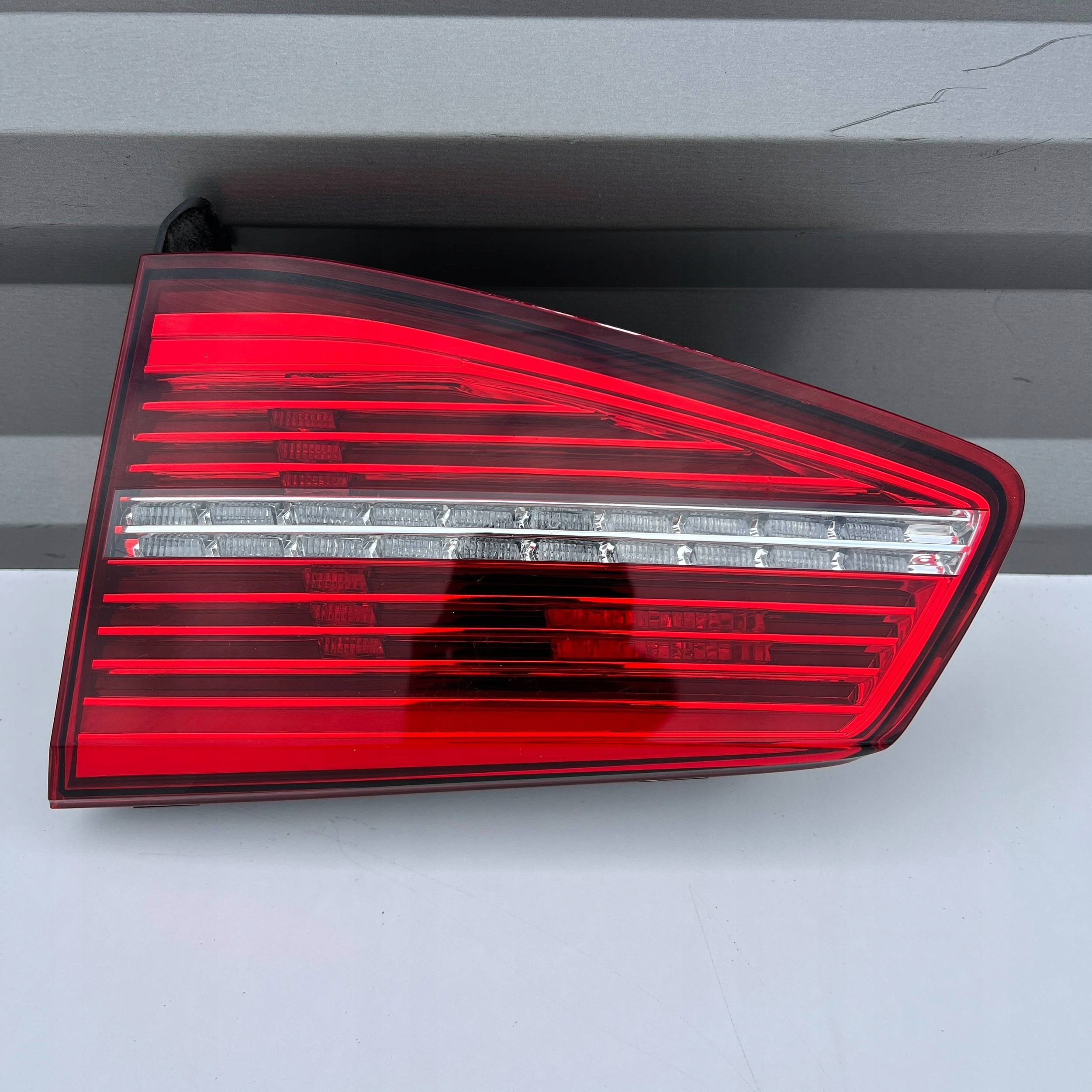 VW PASSAT B8 VARIANT LAMPA TYLNA LED PRAWA WEWNĘTRZNA 3G9945308E