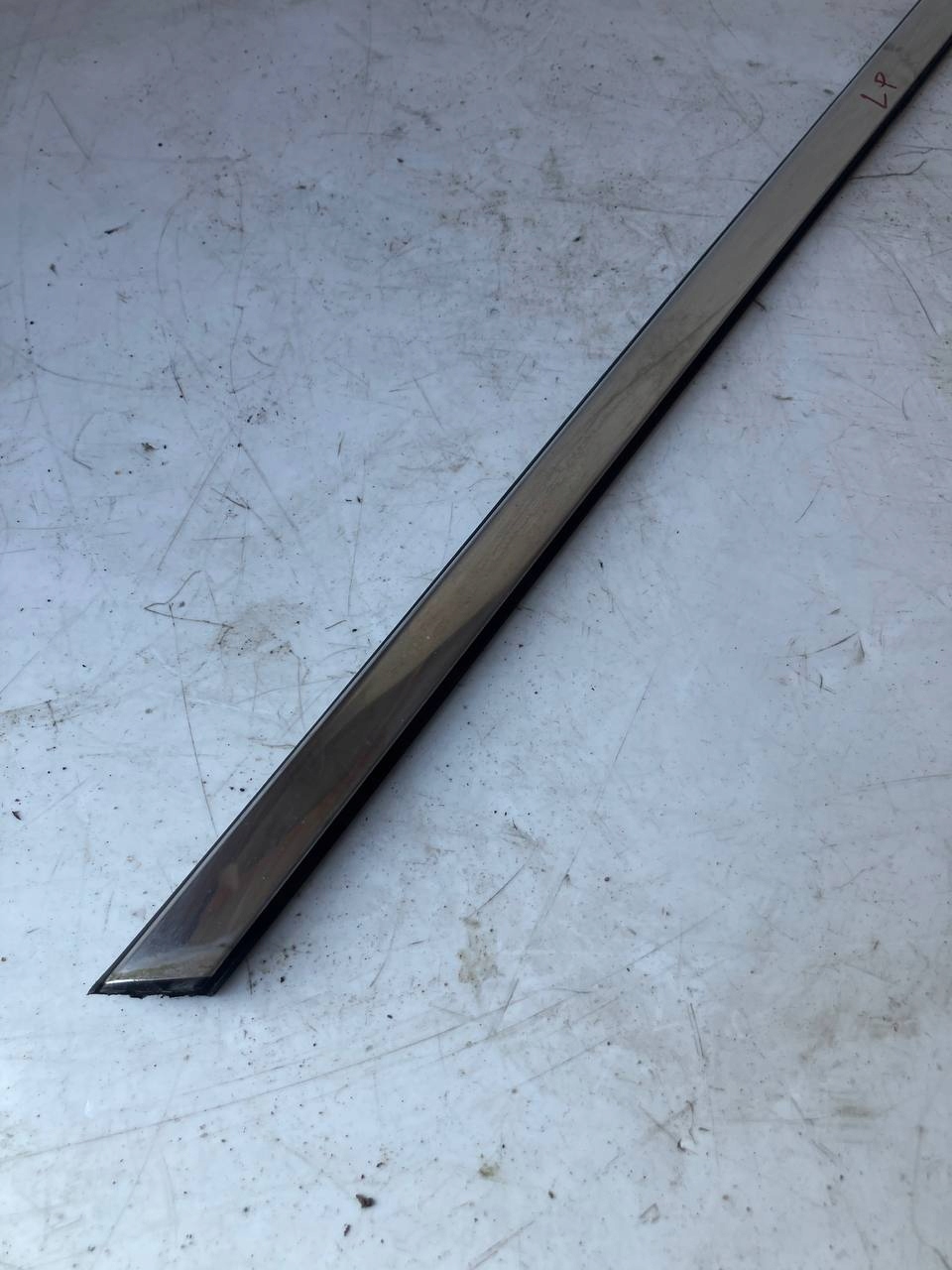 moulding dust CHROM door left front C4 PICASSO II 9677090980 #29