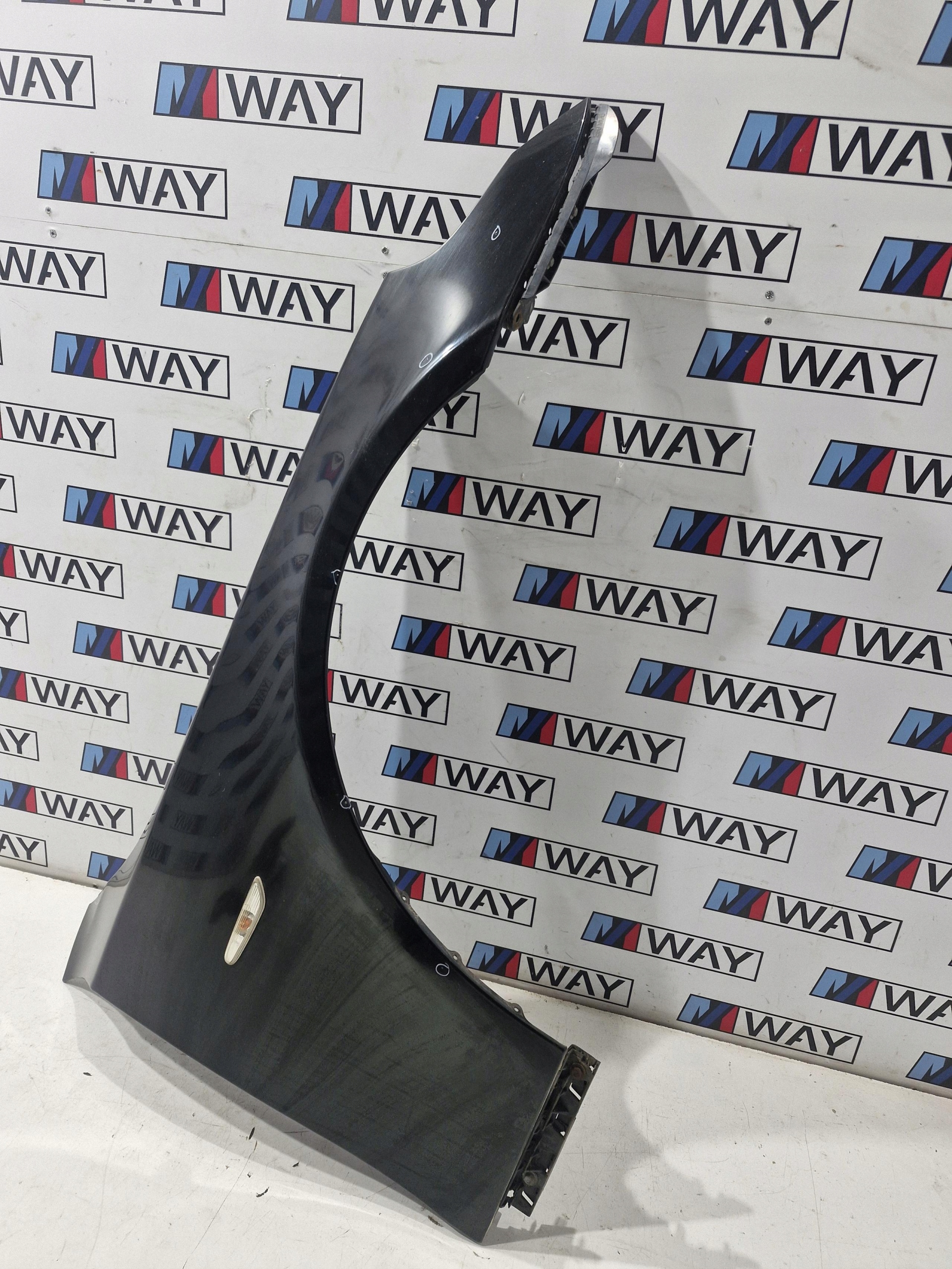 BMW E60 E61 fender right front 668 SCHWARZ II