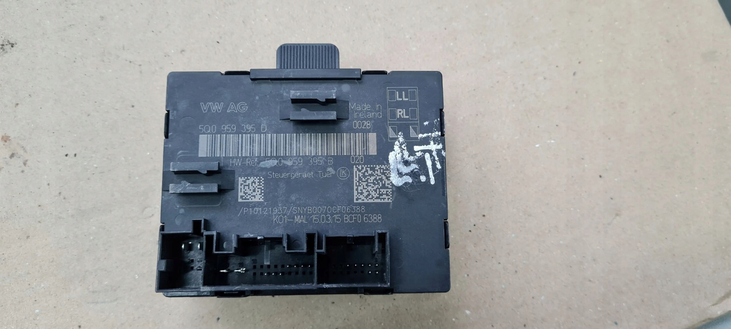 S3 8V sedan A3 module control unit door rear part 5Q0959395D