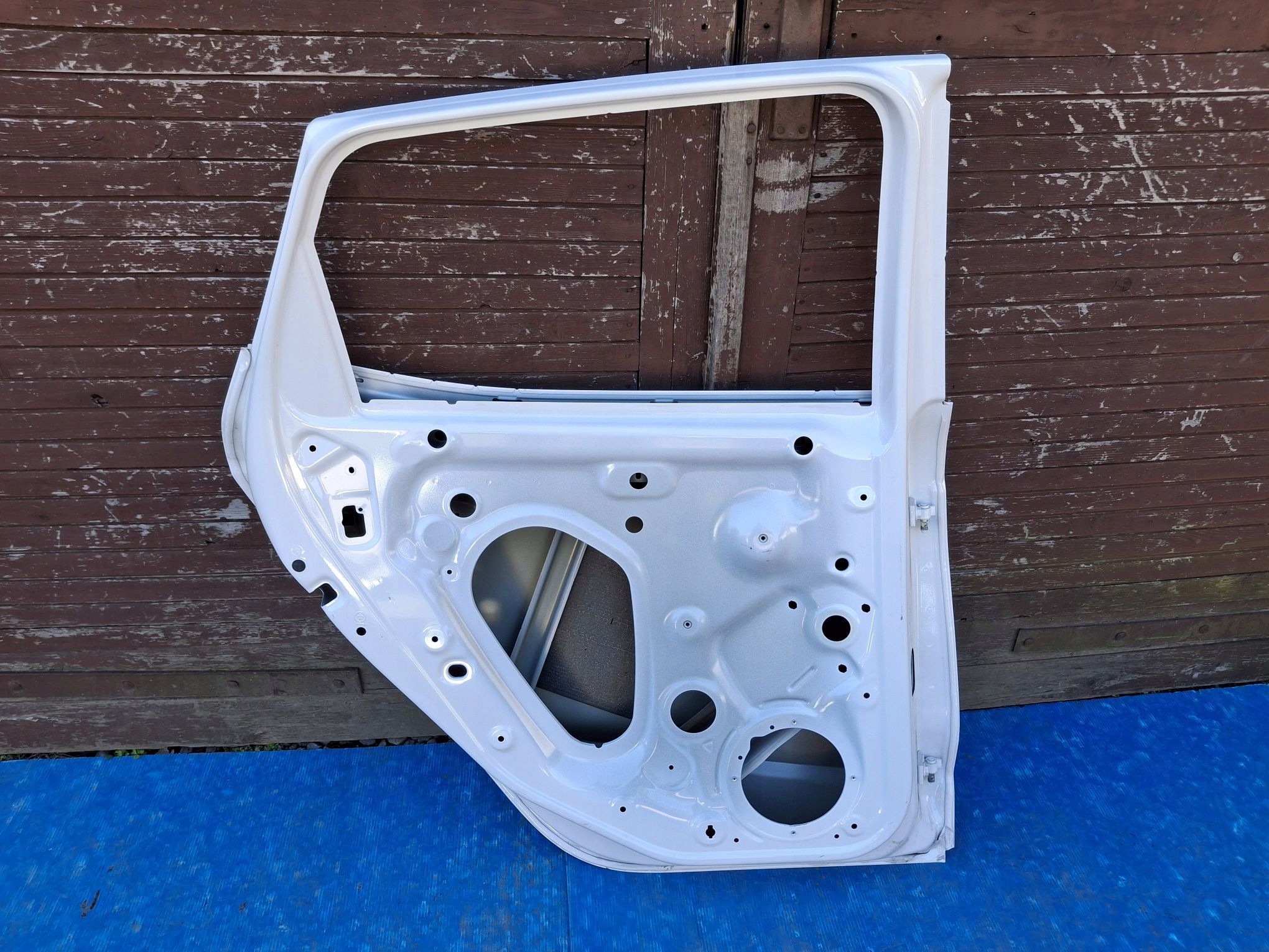 door left rear. SEAT IBIZA V 2017R-> 6F0