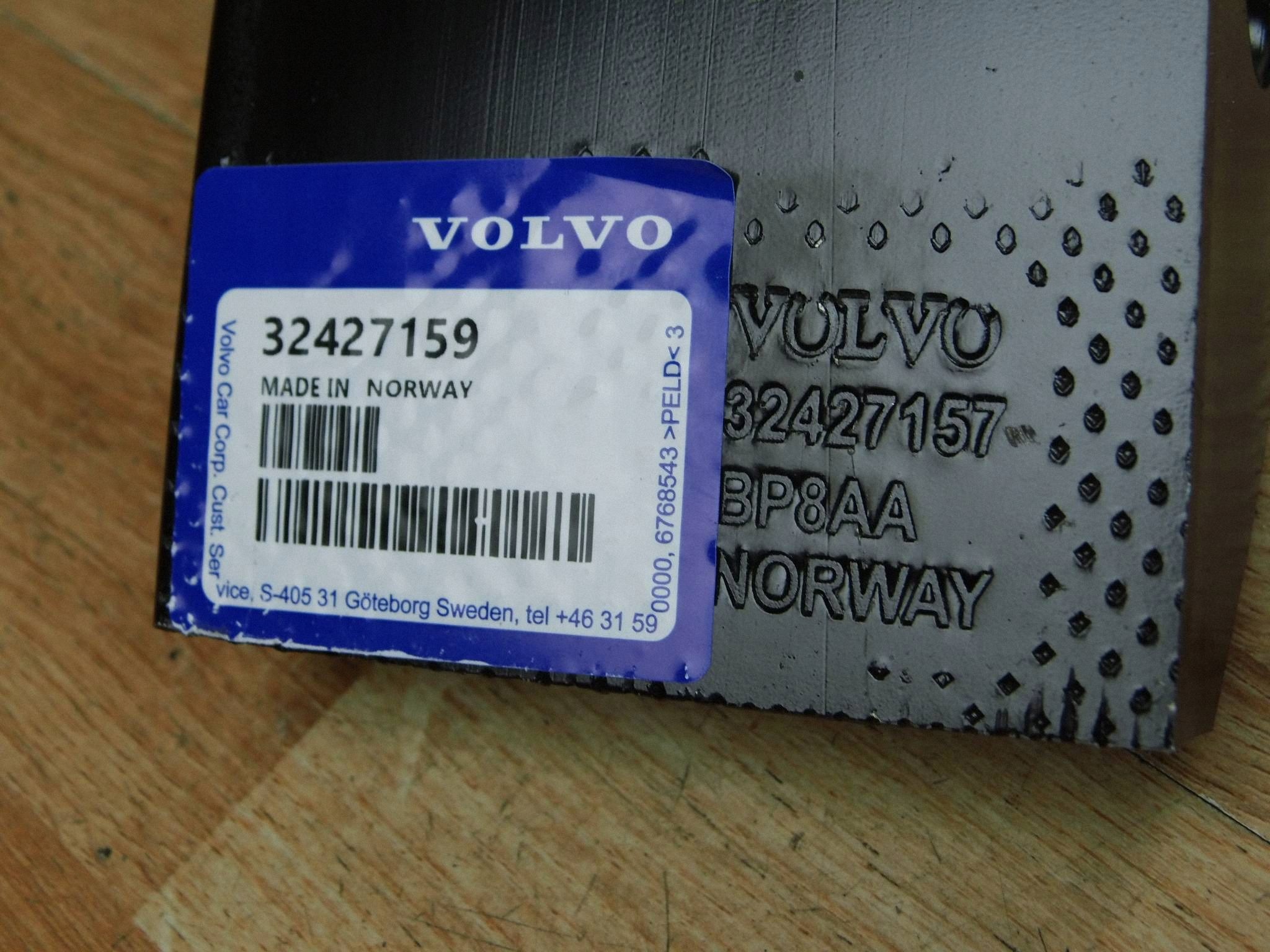 Volvo S90 V90 2017-2025 bumper support front of the front 32427157