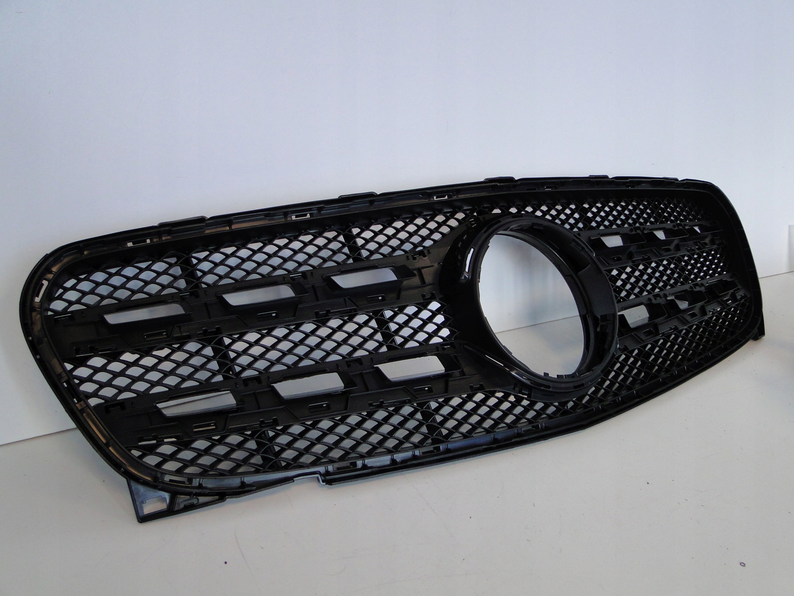 MERCEDES GLA 156 X156 GRILL ATRAPA ZDERZAKA LIFT AMG Typ samochodu 4x4/SUV