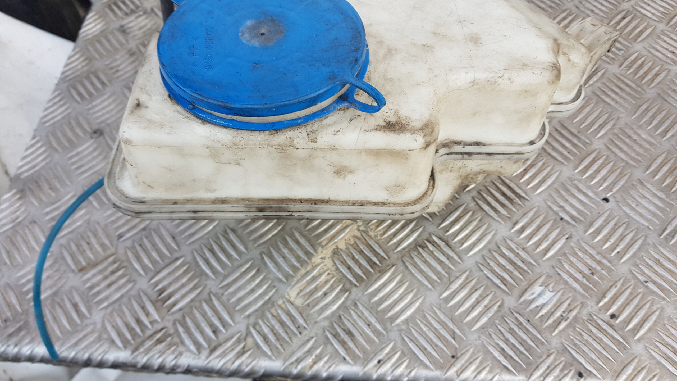 MERCEDES W245 Behälter Behälter Spritzdüse 1698690220
