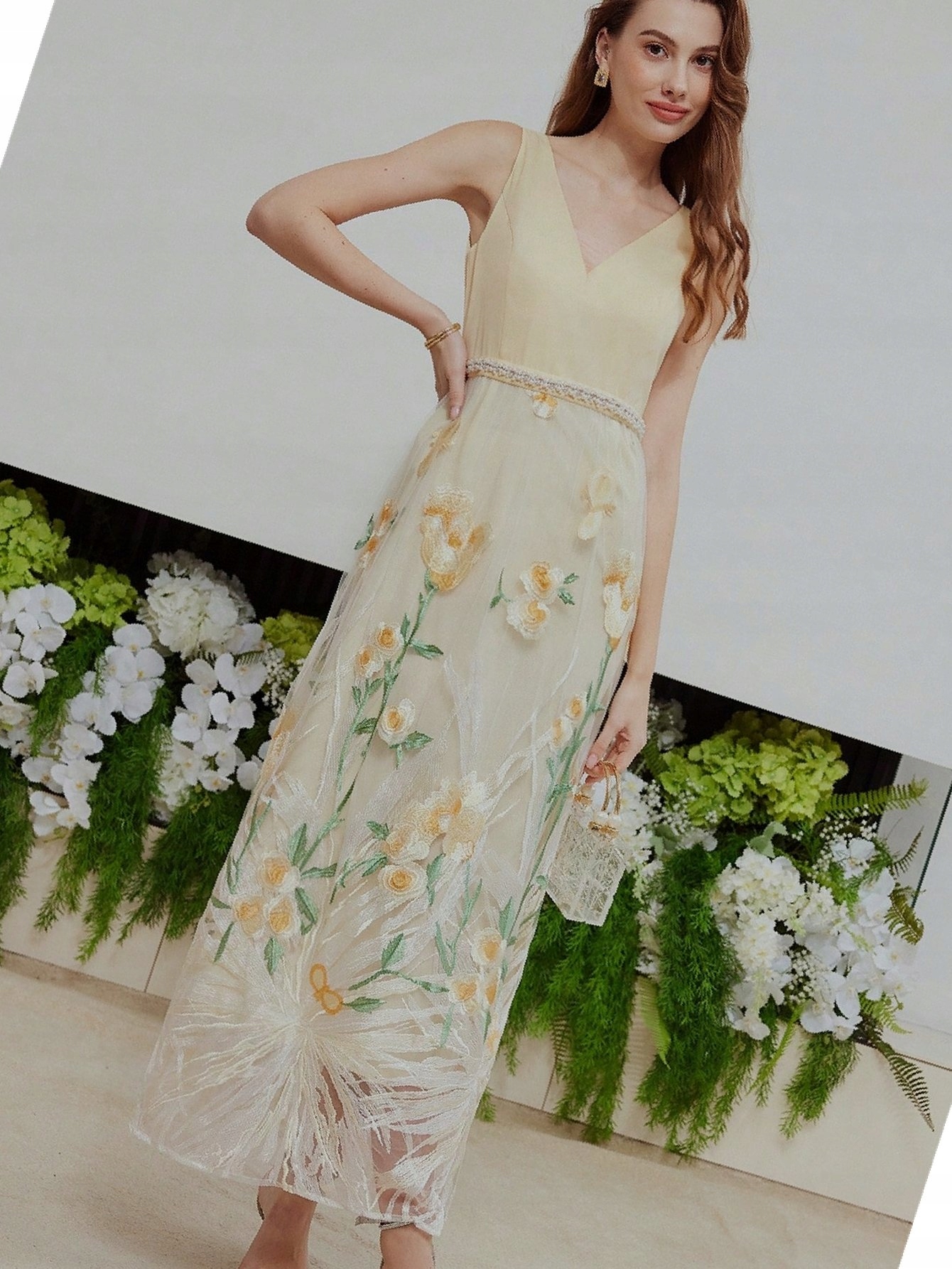 Šaty s květy Premium Motf Elegantní Maksi vyšívaná koktejlová L