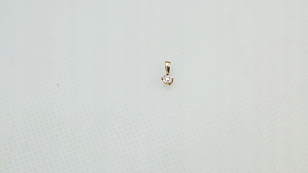 Złota zawieszka z brylantem 0,03ct / 0,38g / 585 / 14K Marka Inna marka