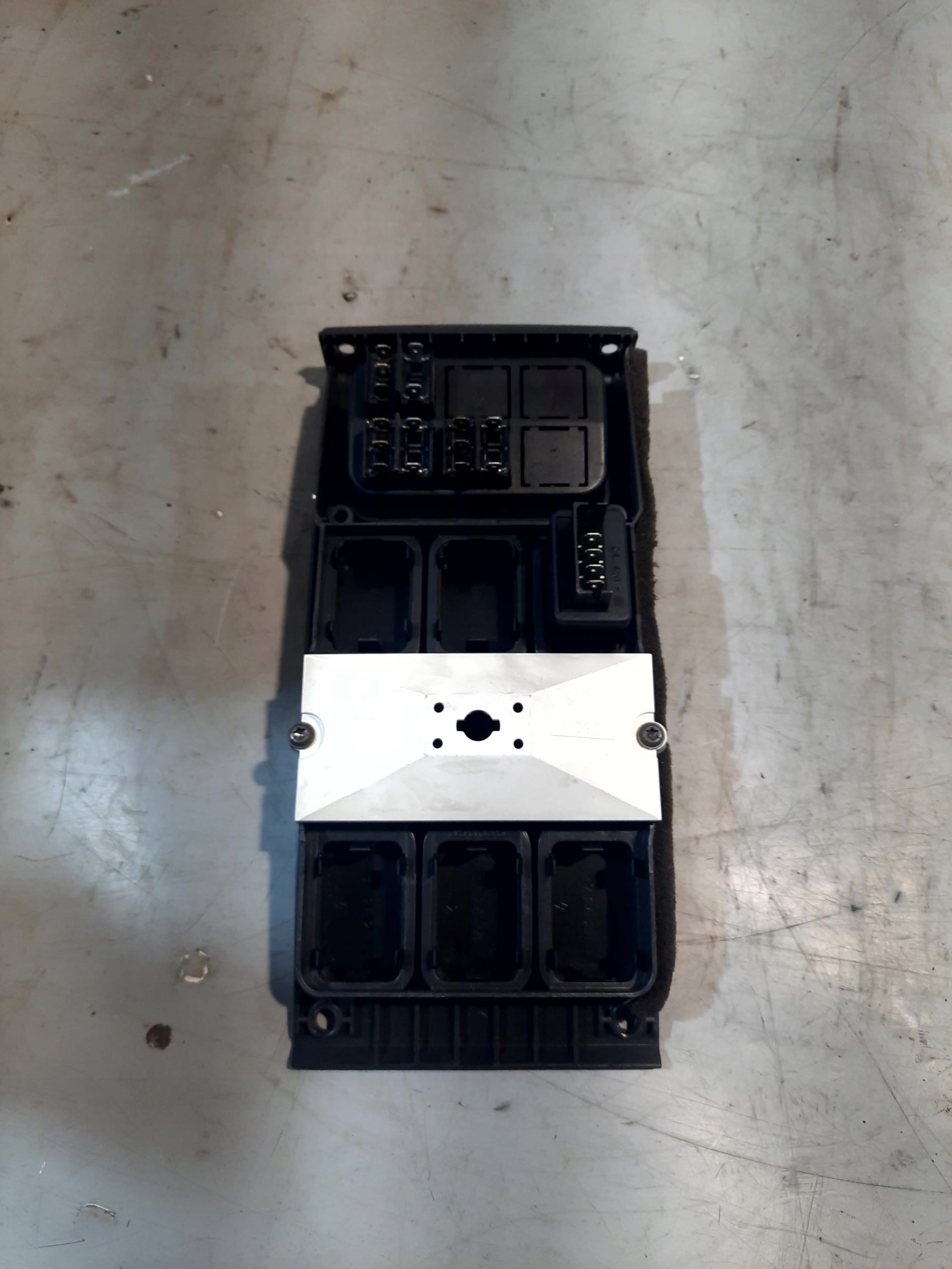 PANEL levers SCANIA 4 P94 BD4X2NA 2000r 1110904