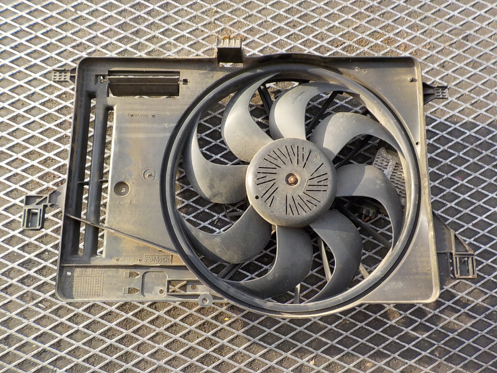 FORD FOCUS C-MAX 1.6 TDCI fan module radiator 8V61-8C607-ED