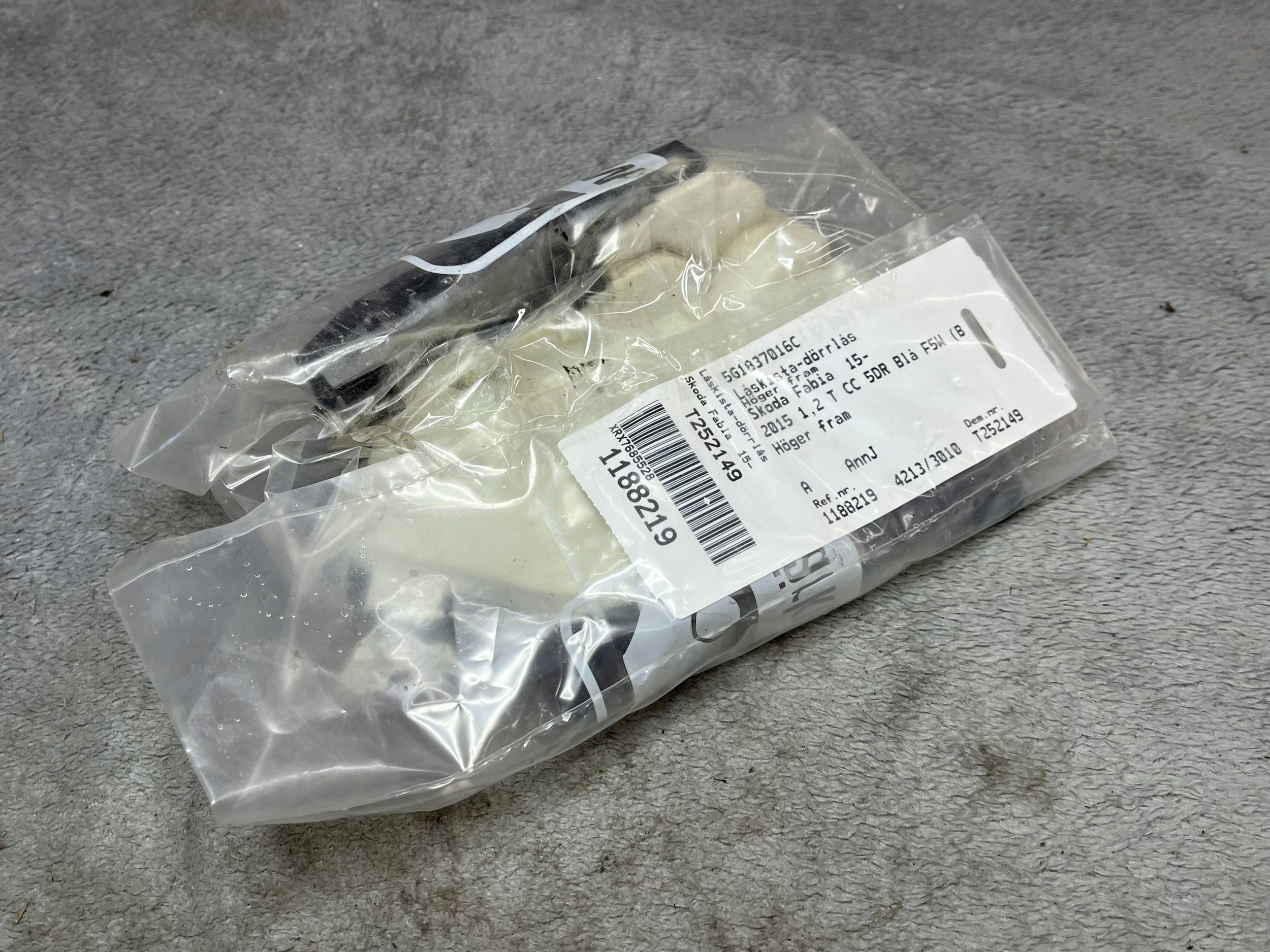 lock door coupe Skoda Fabia Mk3 5G1837016C