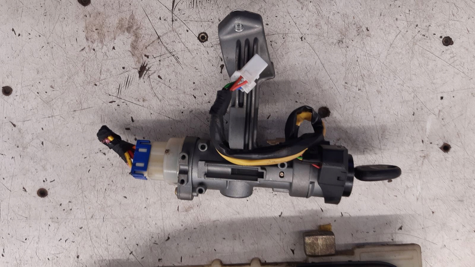 ignition handle key lock cylinder Hyundai Tucson and 2,0i LIFT
