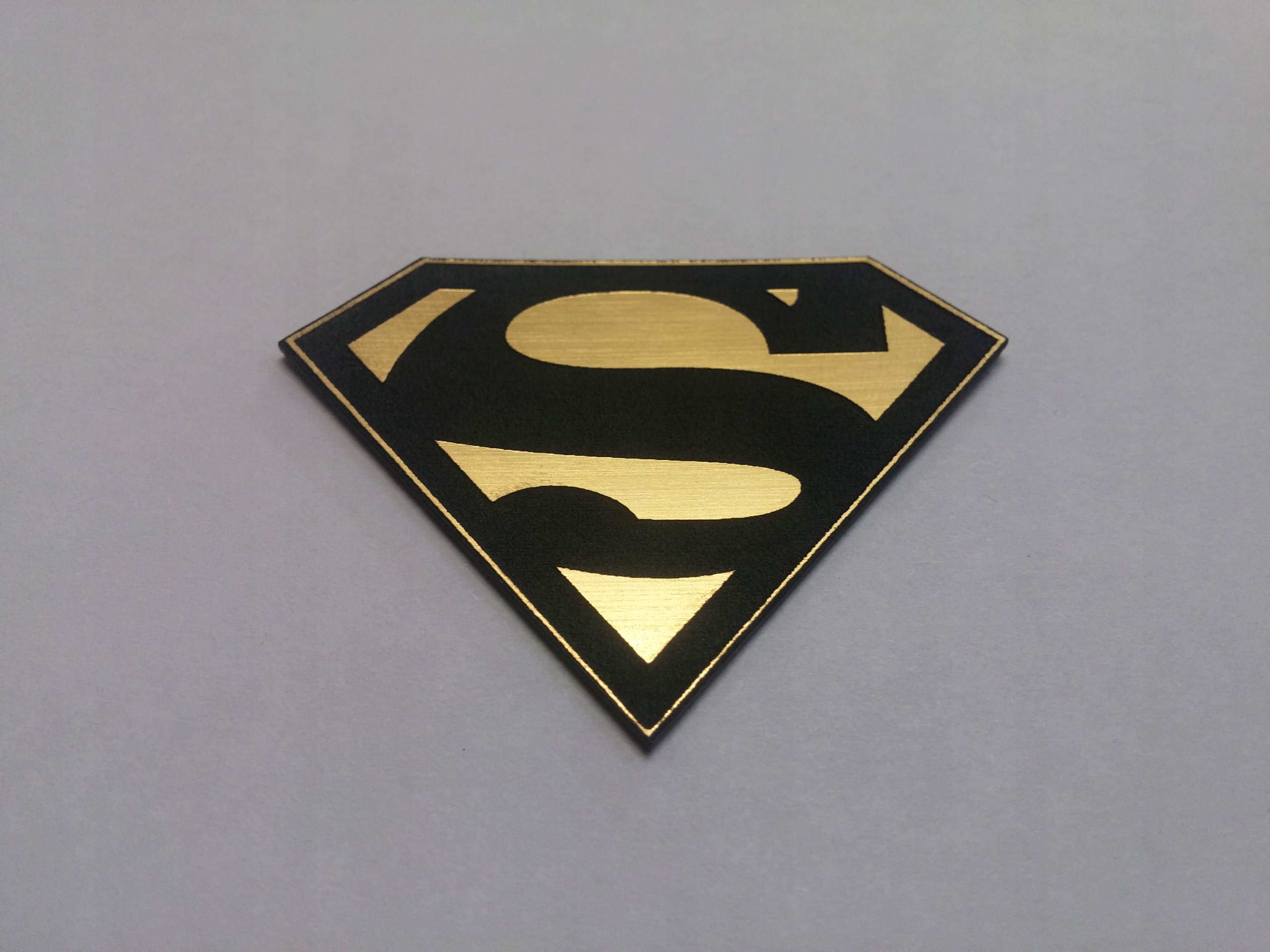 

Superman naklejka emblemat 44 x 33 mm * Złota