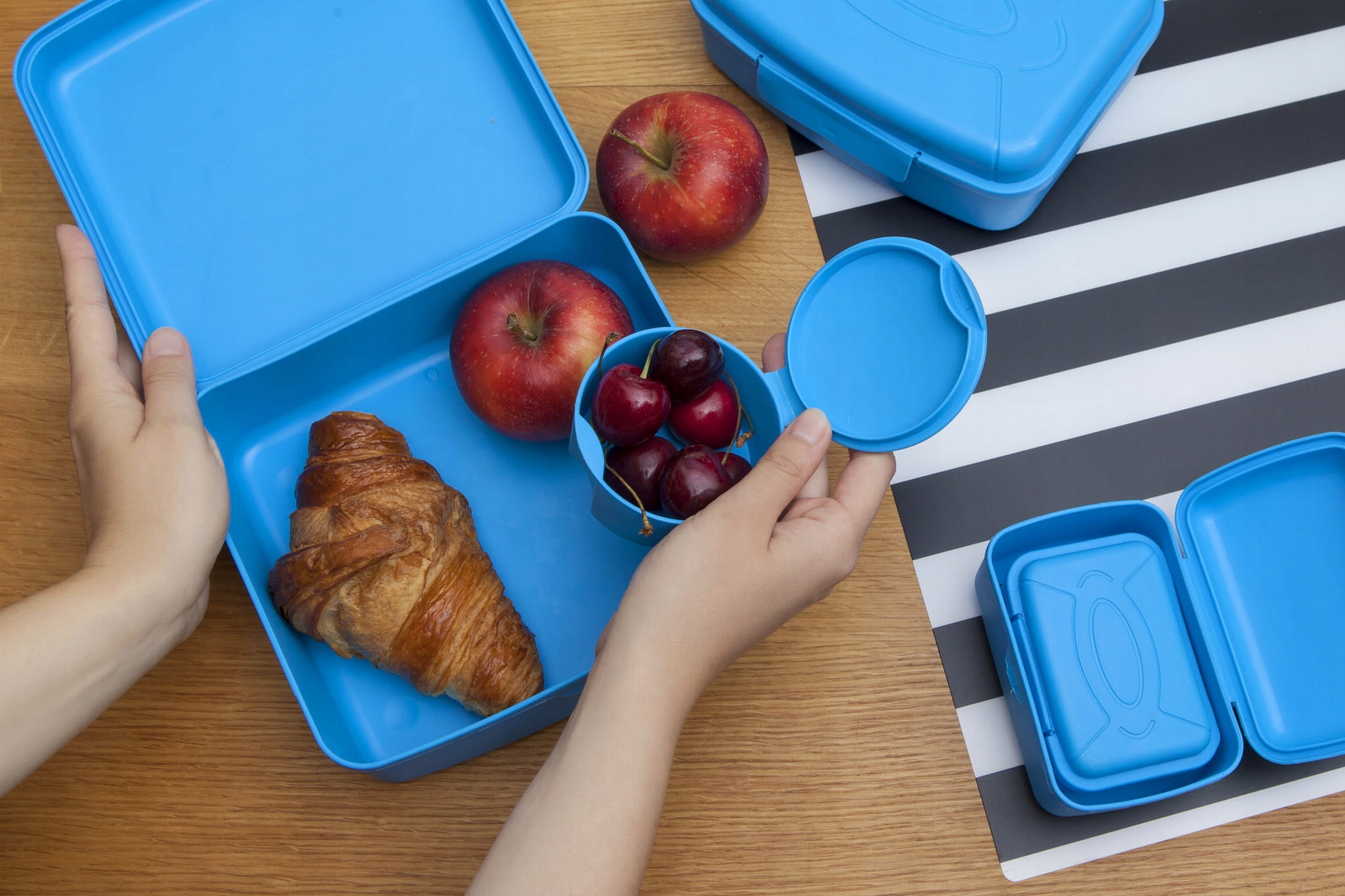 Zestaw 5 pojemników śniadaniowych Foodie Lunch Box Marka Mintra