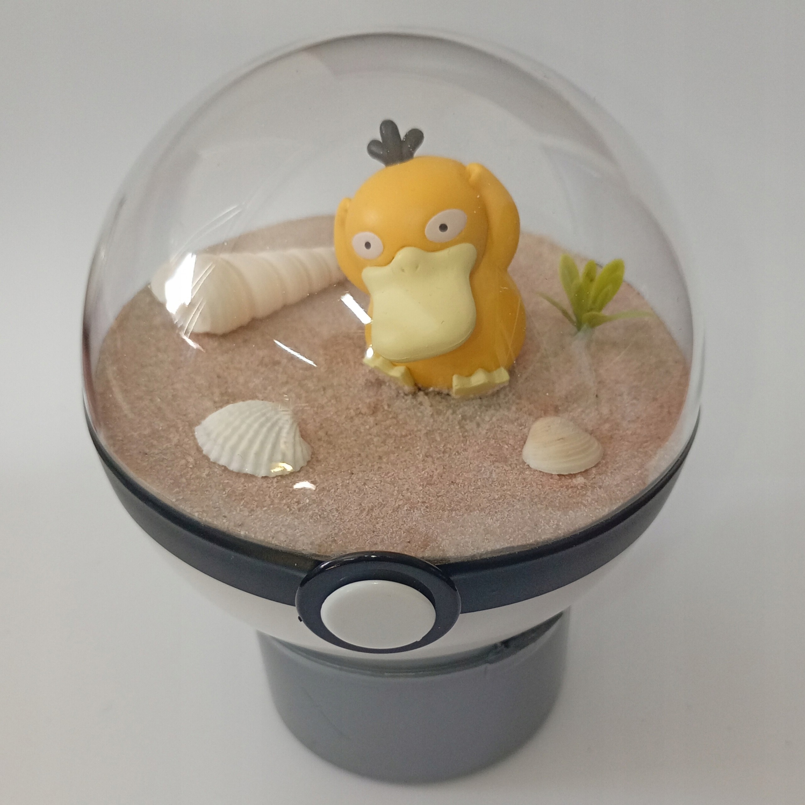 Psyduck Pokeballové Terárium Unikátní Diorama Pokémon Ručně Vyrobené 10 CM